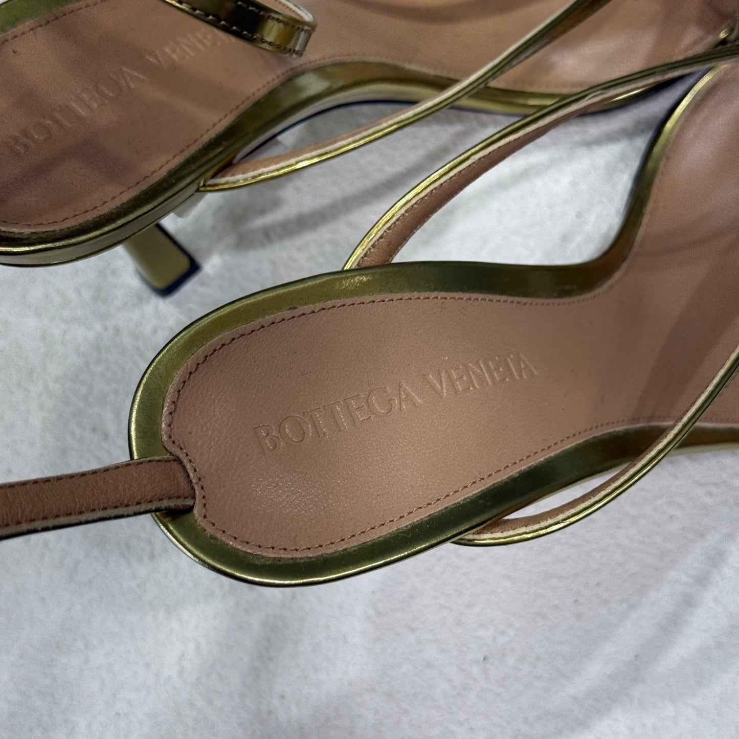 BOTTEGA Gold thong heels size 37.5