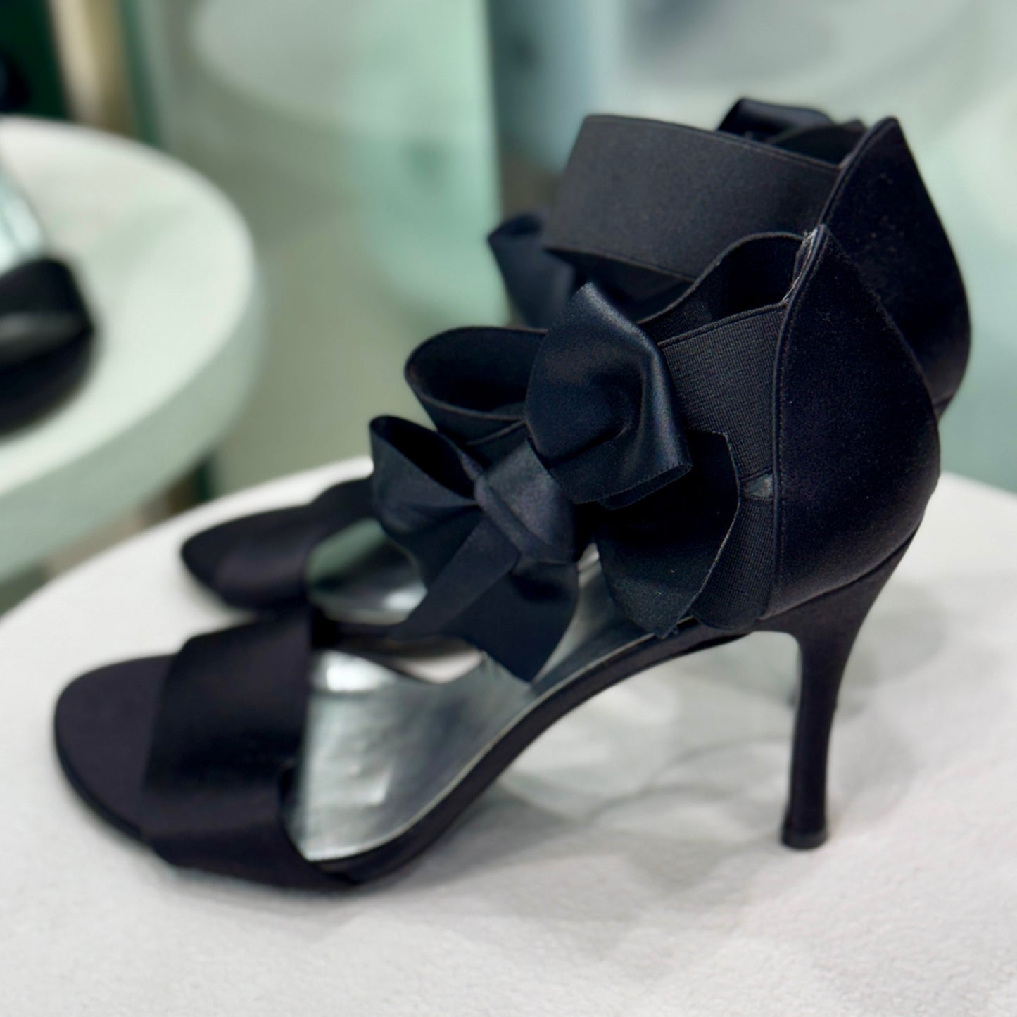 STUART WEITZMAN Black bow heels size 9.5