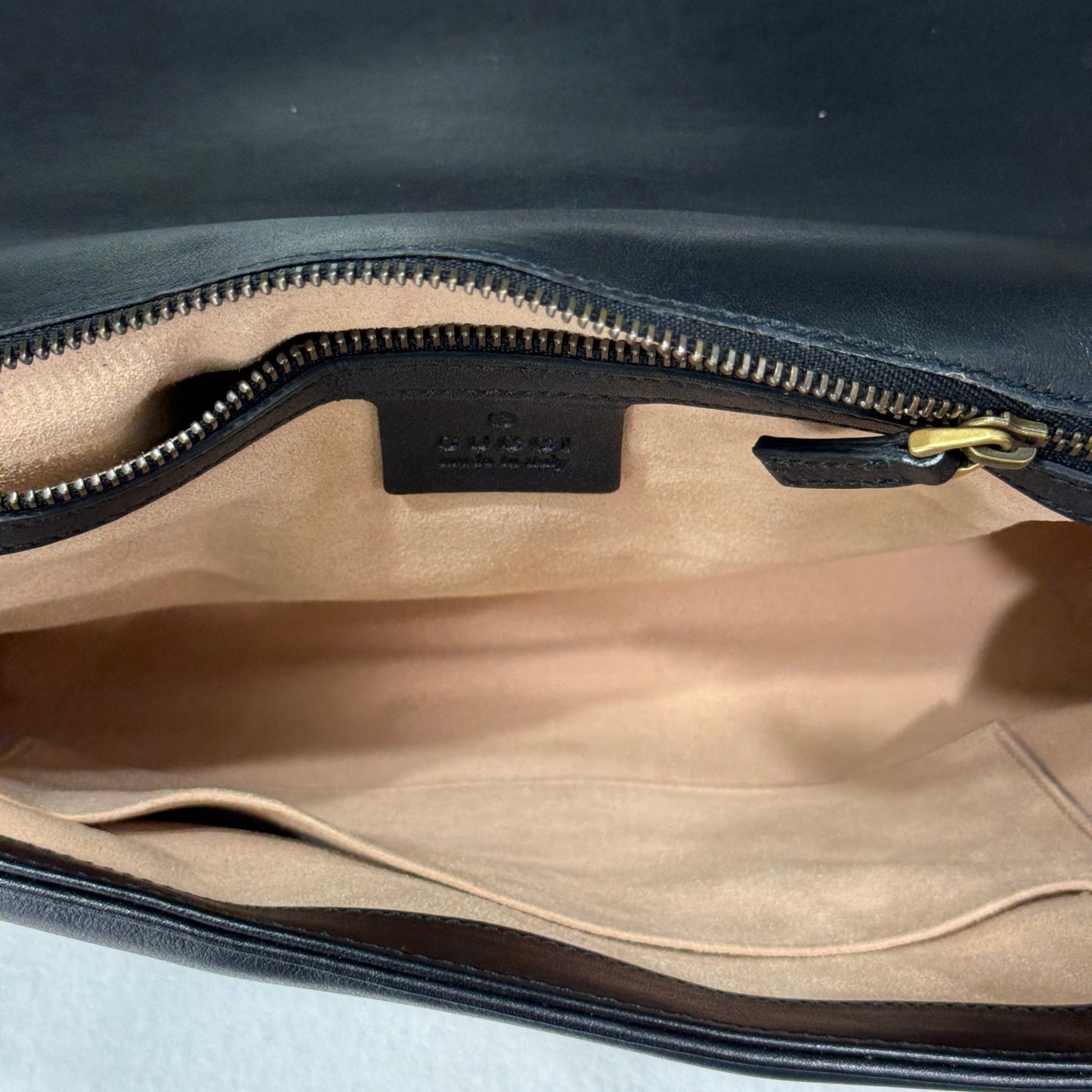 GUCCI GG Marmont Bag Medium - Black