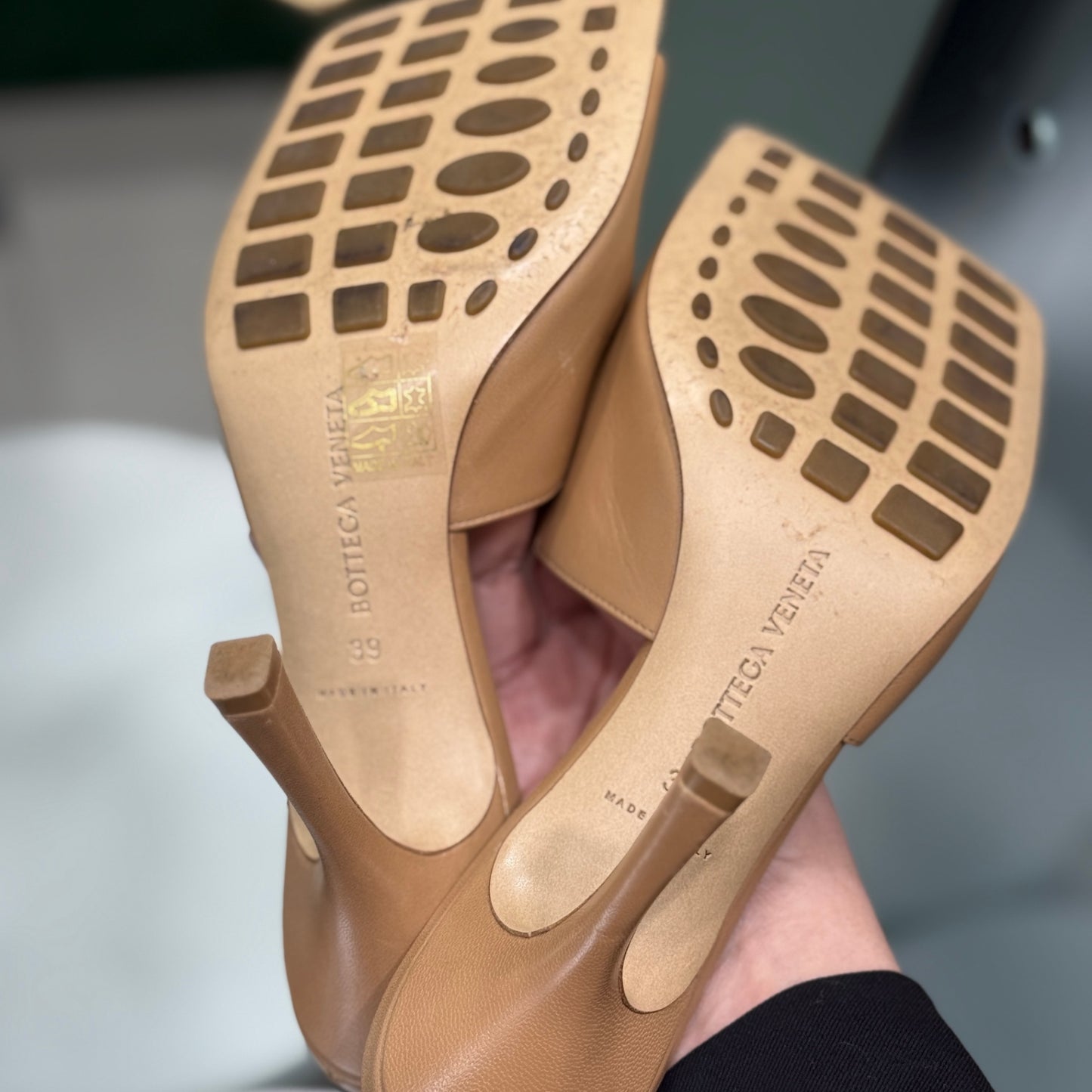 BOTTEGA VENETA Camel Lido Square-Toe Sandals Sz 39