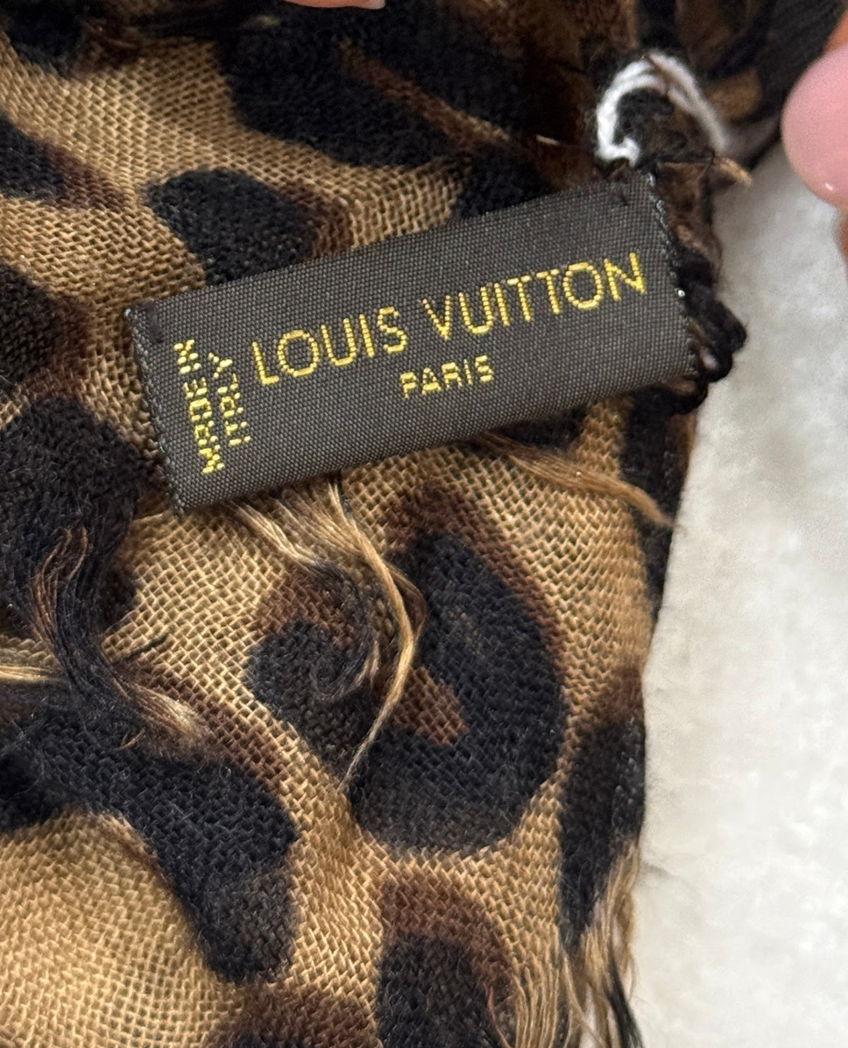 LOUIS VUITTON Cashmere Silk Leopard Print Scarf