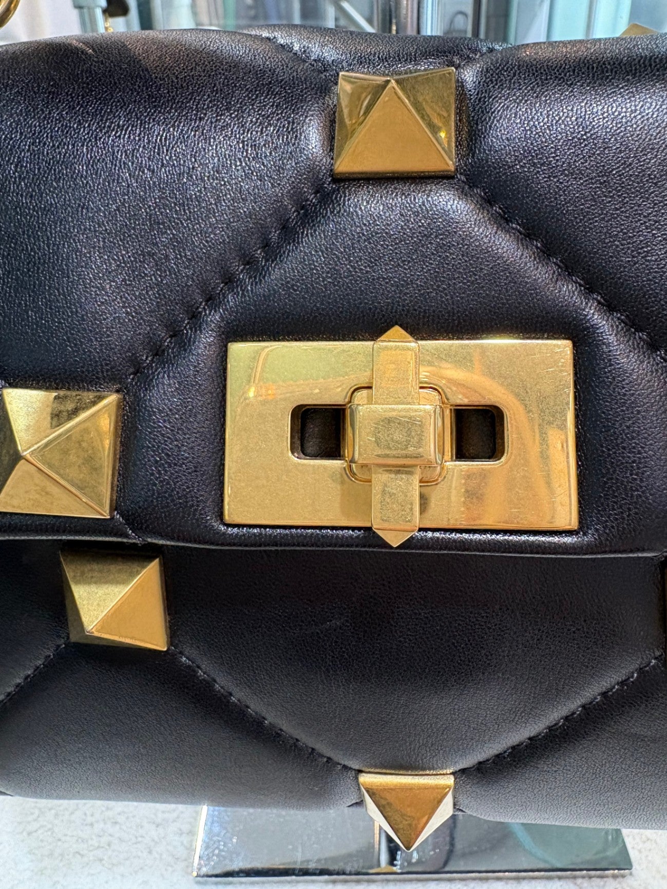 VALENTINO GARAVINI Blk/Gold Roman stud bag
