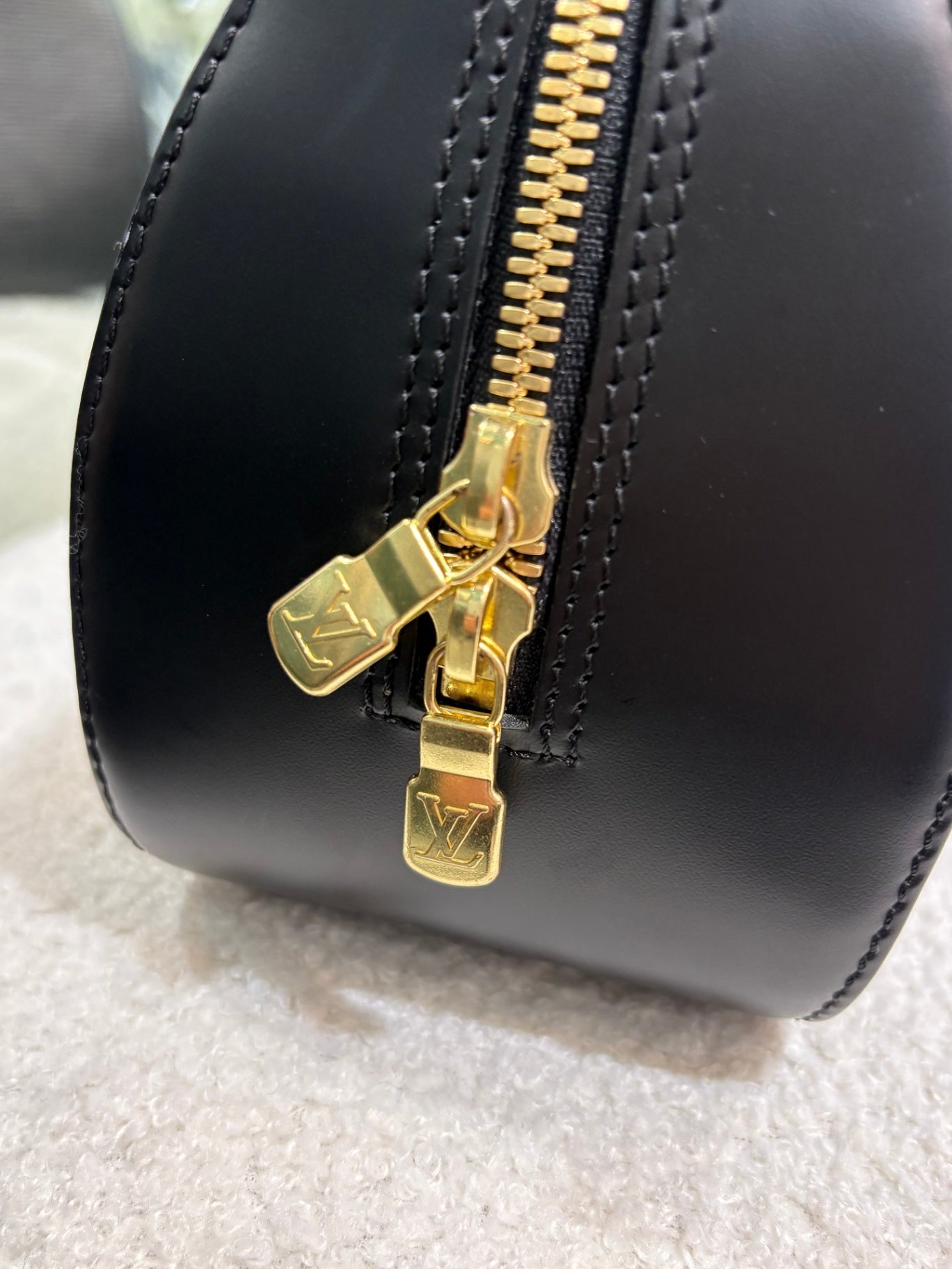 LOUIS VUITTON Epi Jasmin bag