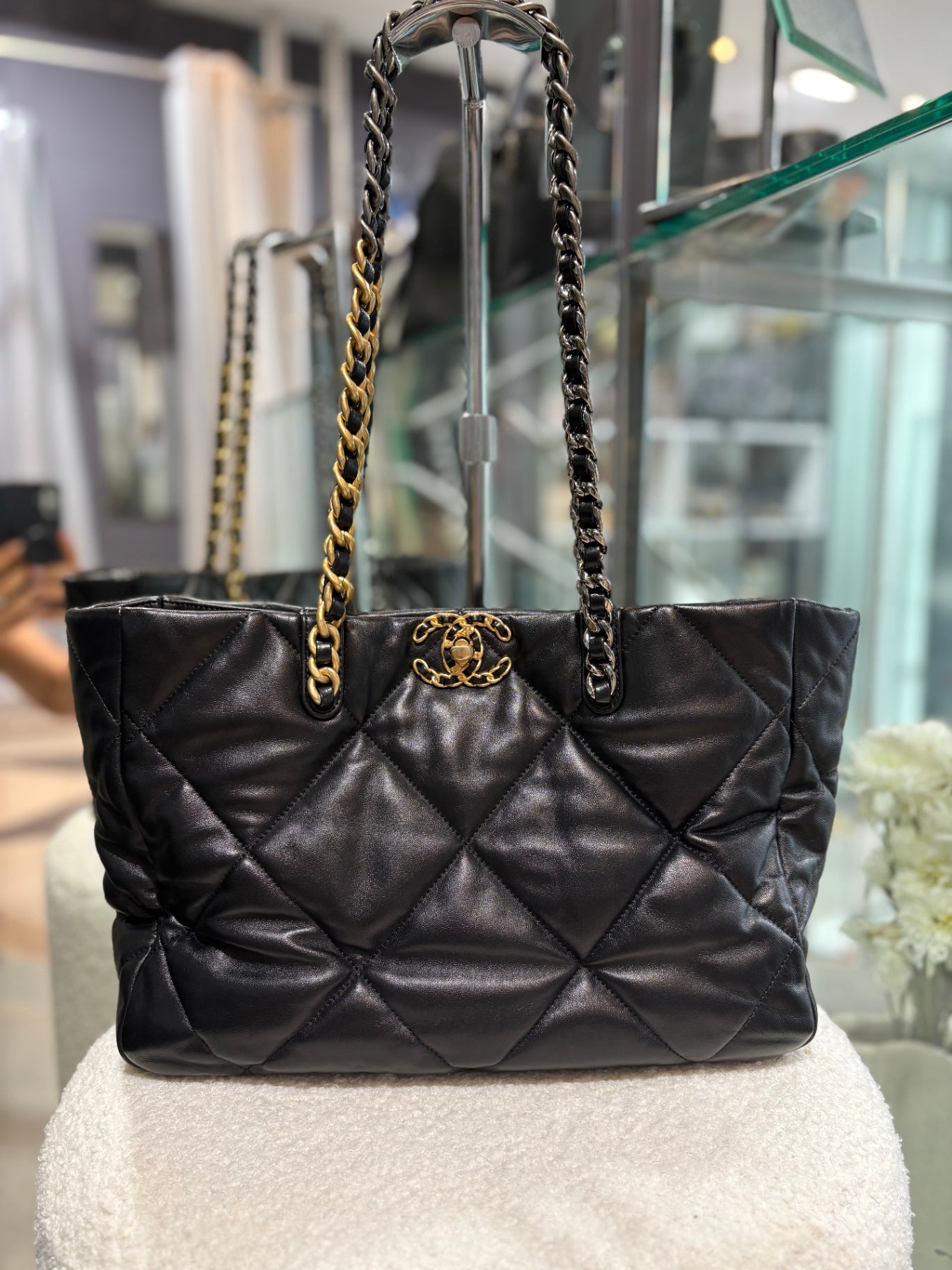CHANEL 19 Quilted Leather chain tote - Medium