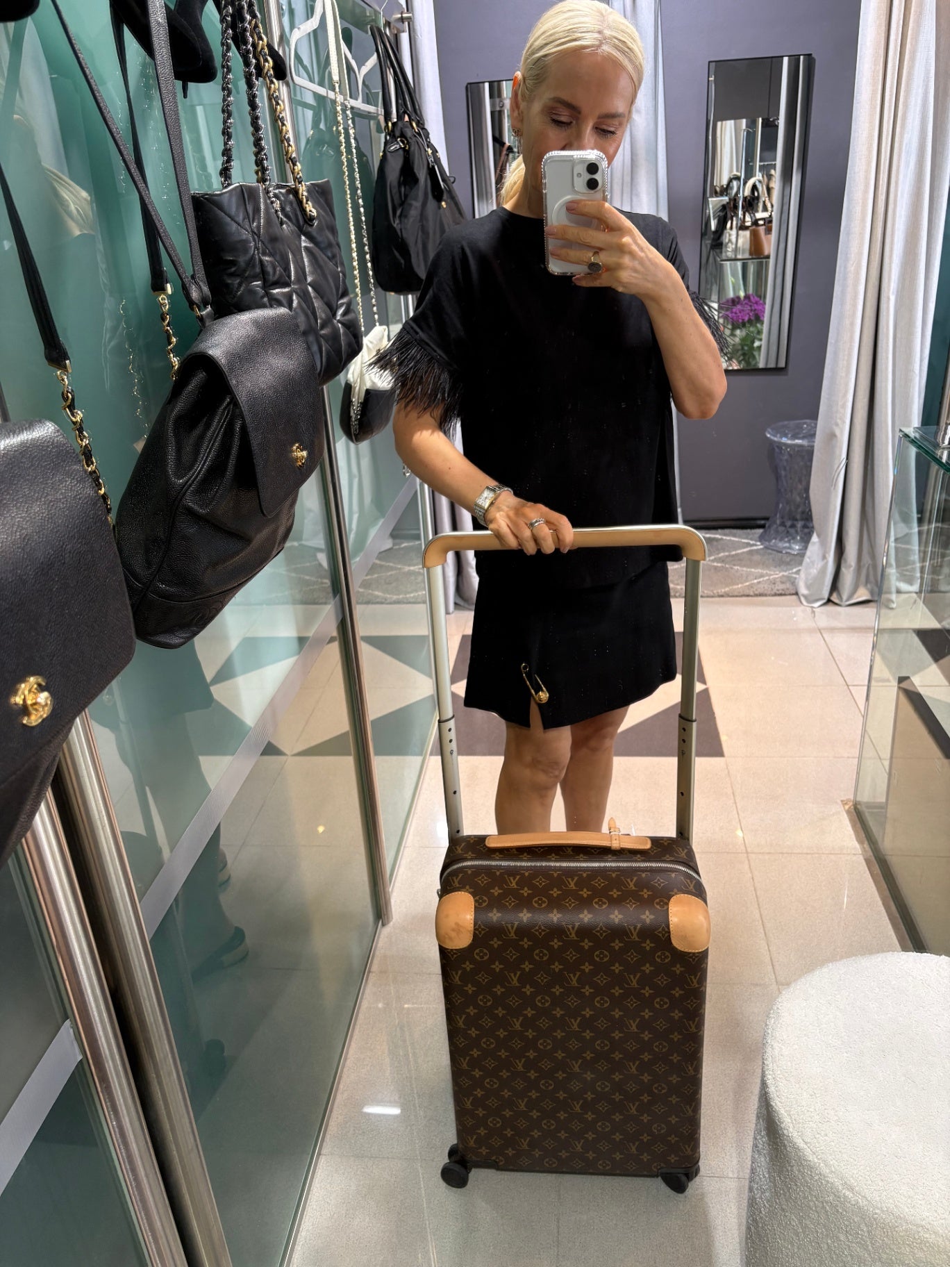 LOUIS VUITTON Horizon Monogram suitacase