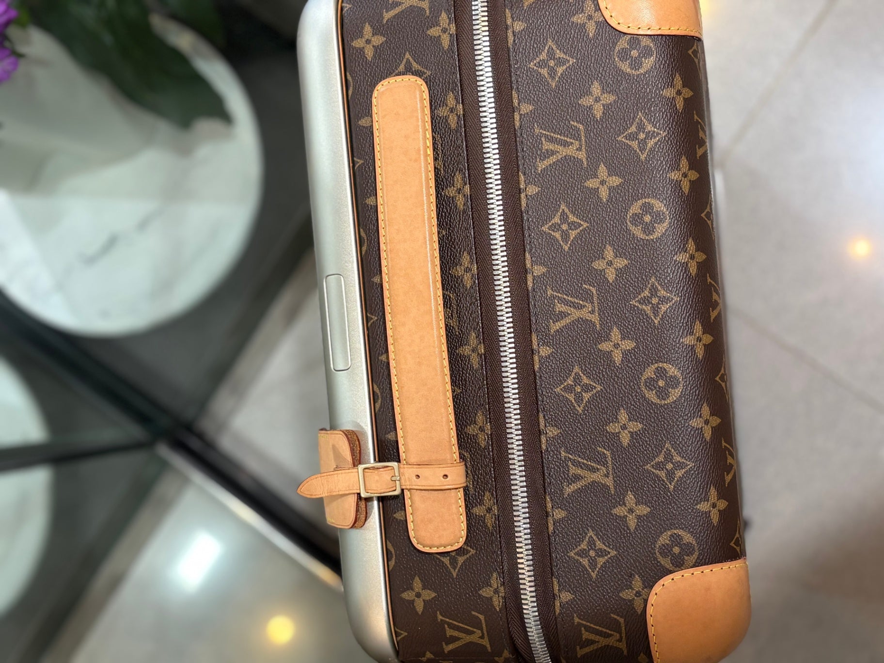 LOUIS VUITTON Horizon Monogram suitacase