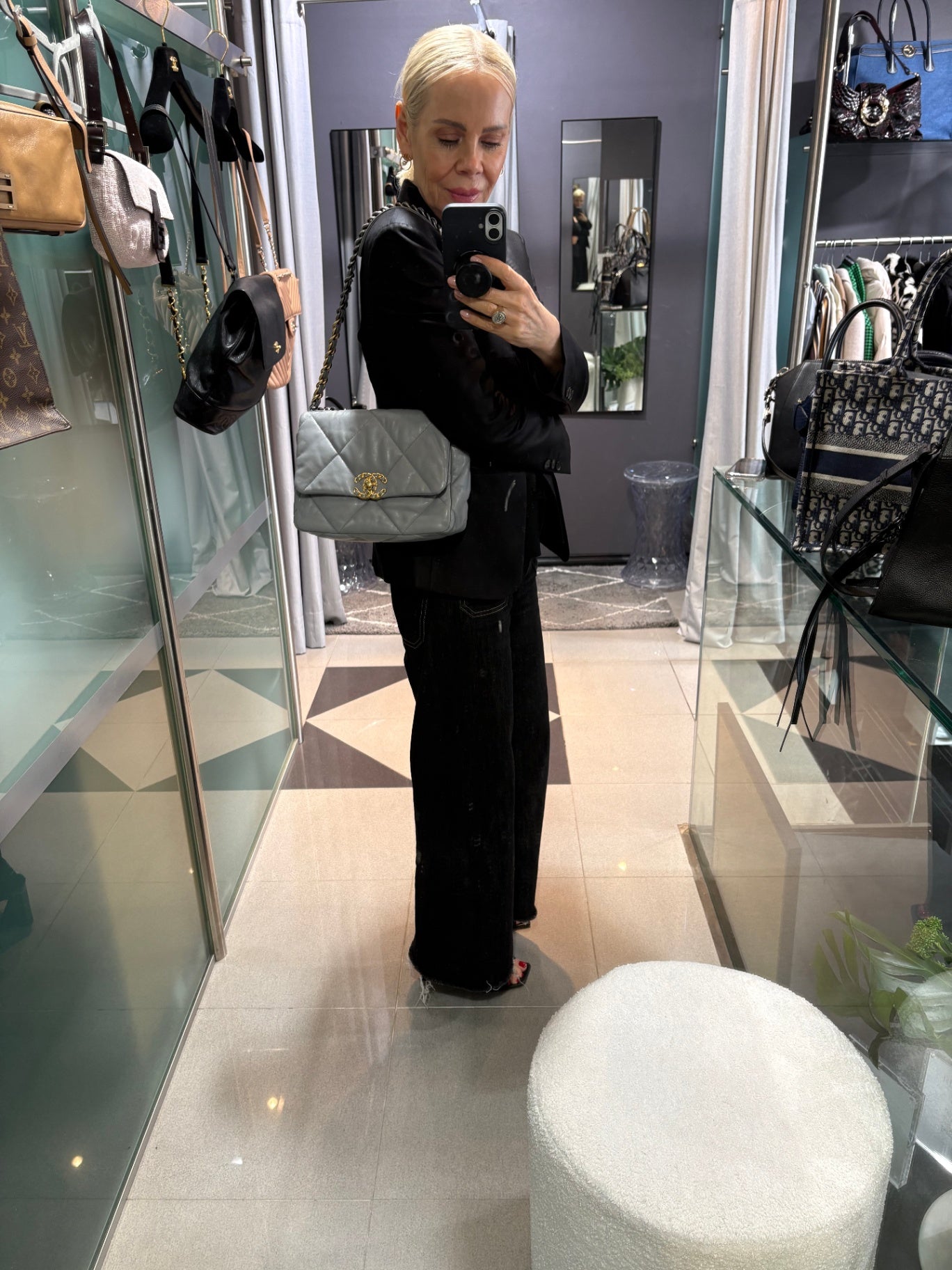 CHANEL 19 Medium Flap - Grey