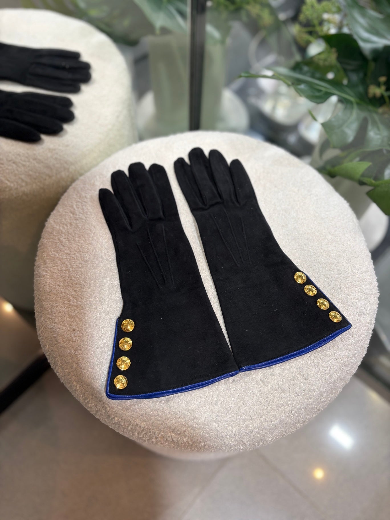 HERMES Suede Gloves