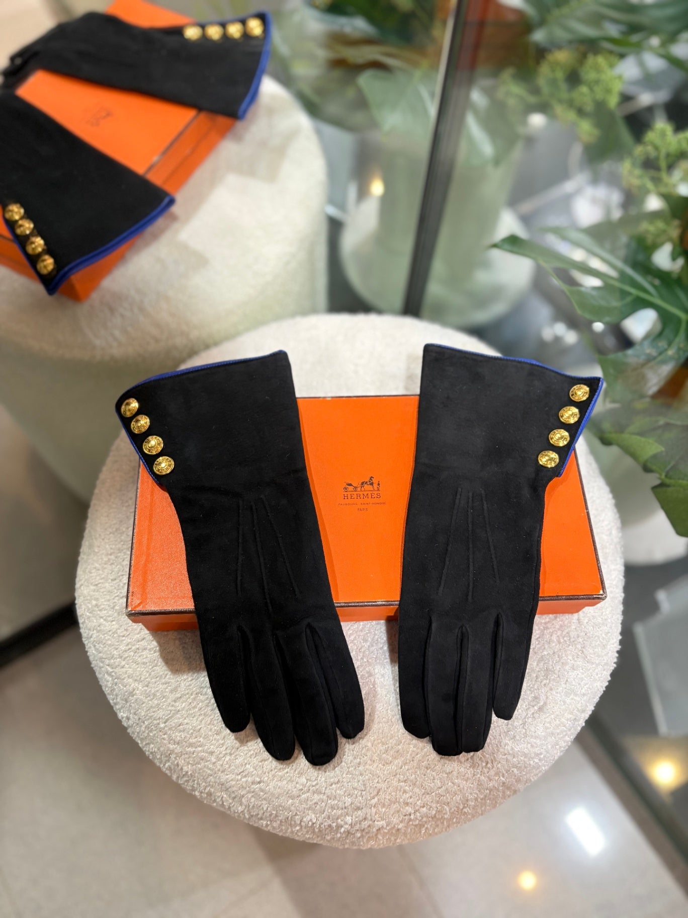 HERMES Suede Gloves