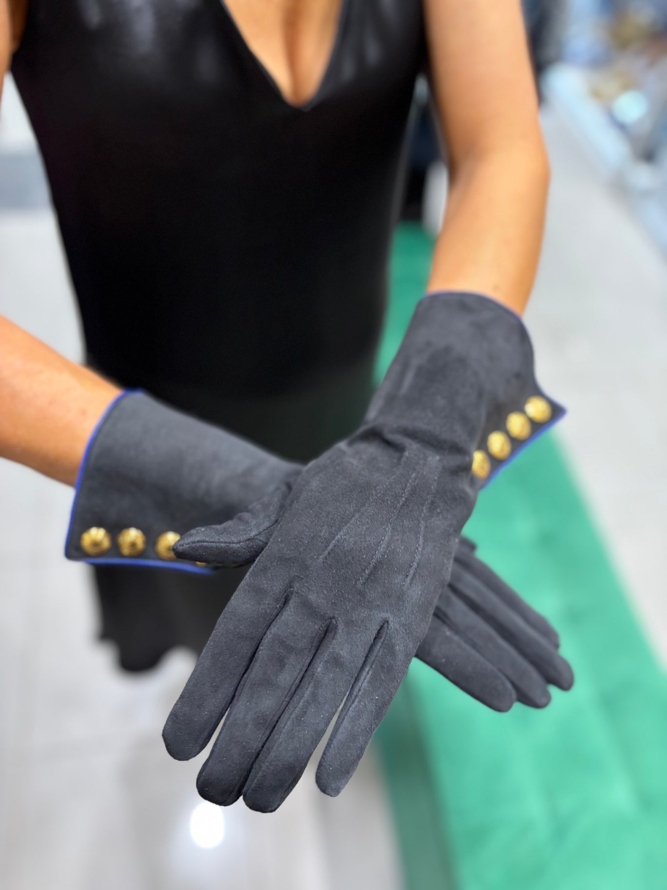 HERMES Suede Gloves