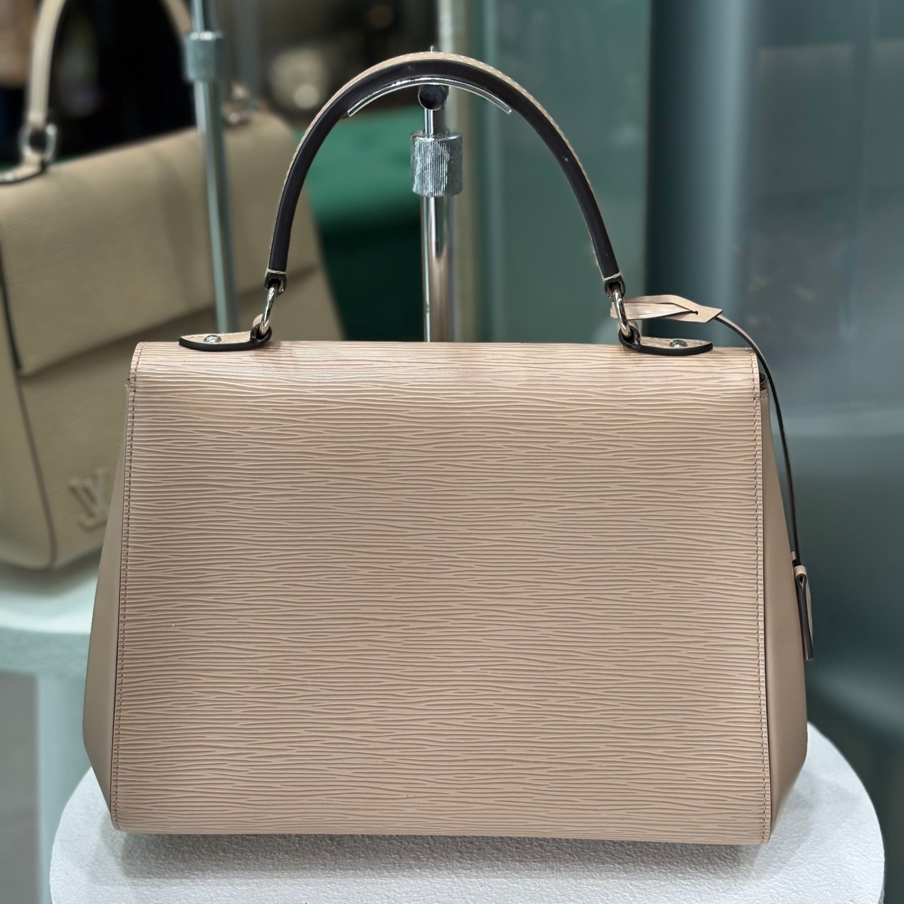 LOUIS VUITTON Epi Leather Cluny MM Bag