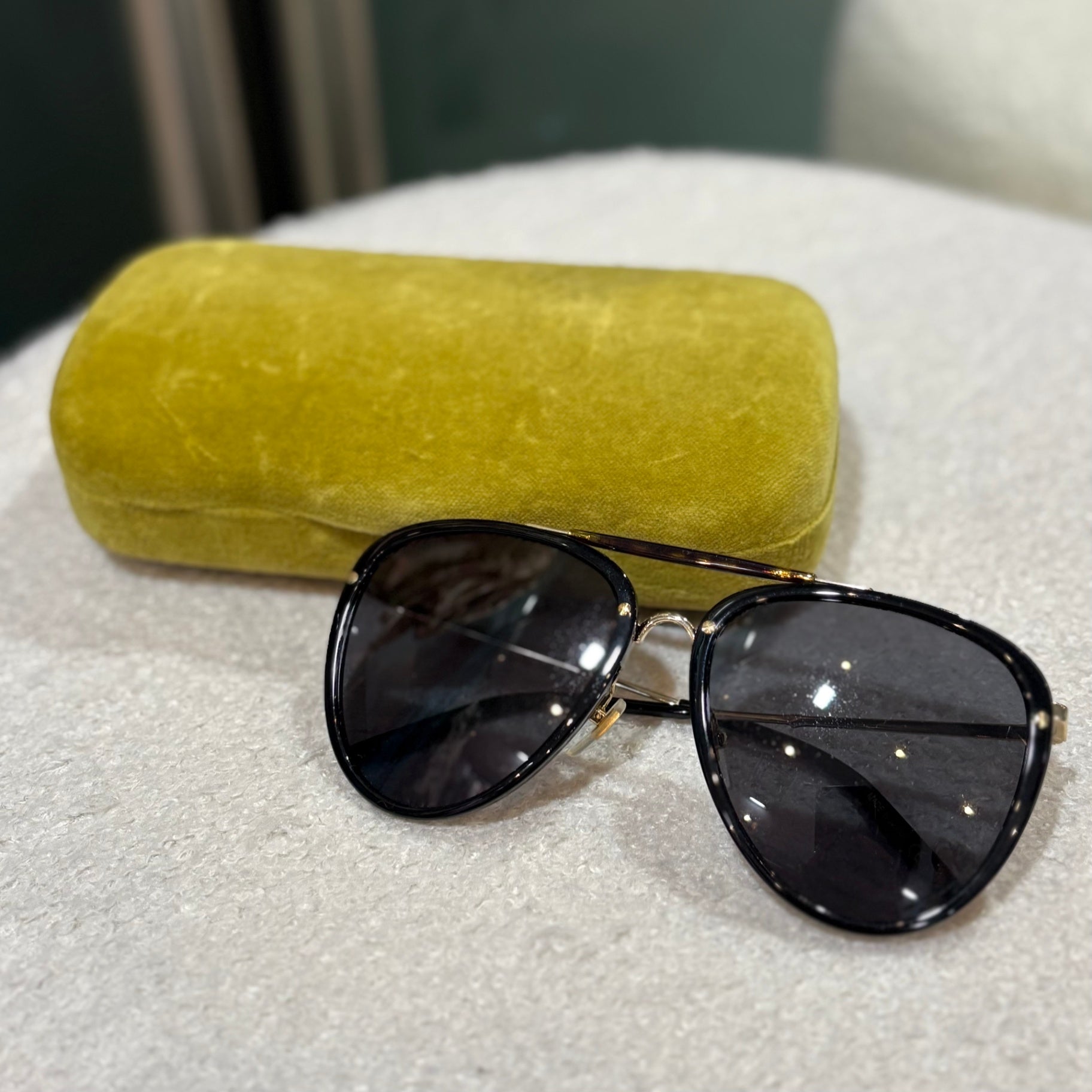 Gucci Oversized Aviator Sunglasses with Box