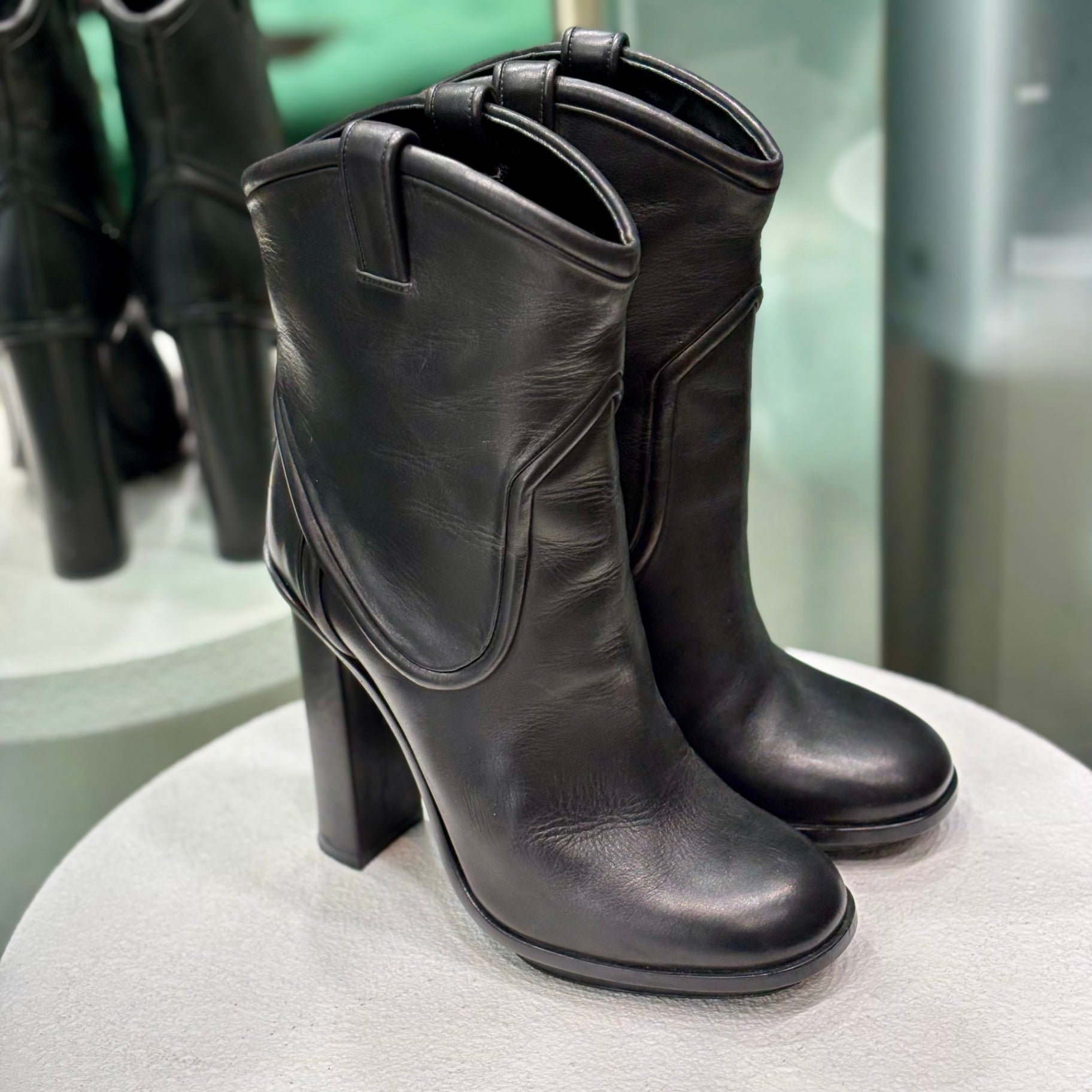 GUCCI Black Leather Boots Size 37.5