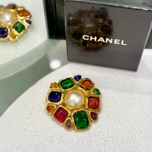 CHANEL 1980's Pearl/Stone Vintage Brooch