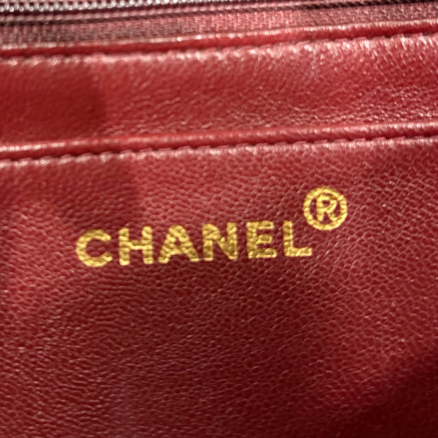 CHANEL DIANA - Black lambskin - Medium