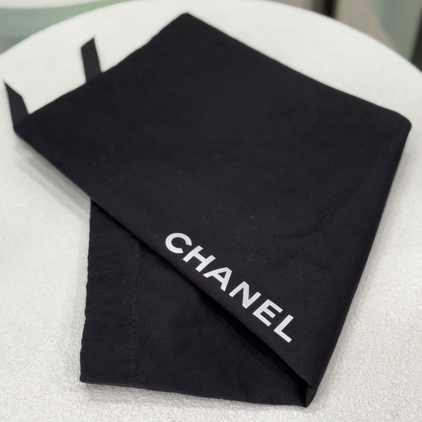 CHANEL DIANA - Black lambskin - Medium