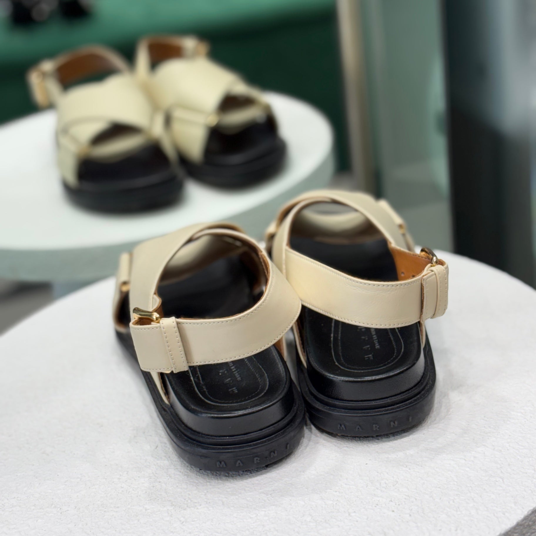 MARNI Fussbett Cream sandles 38 (B)