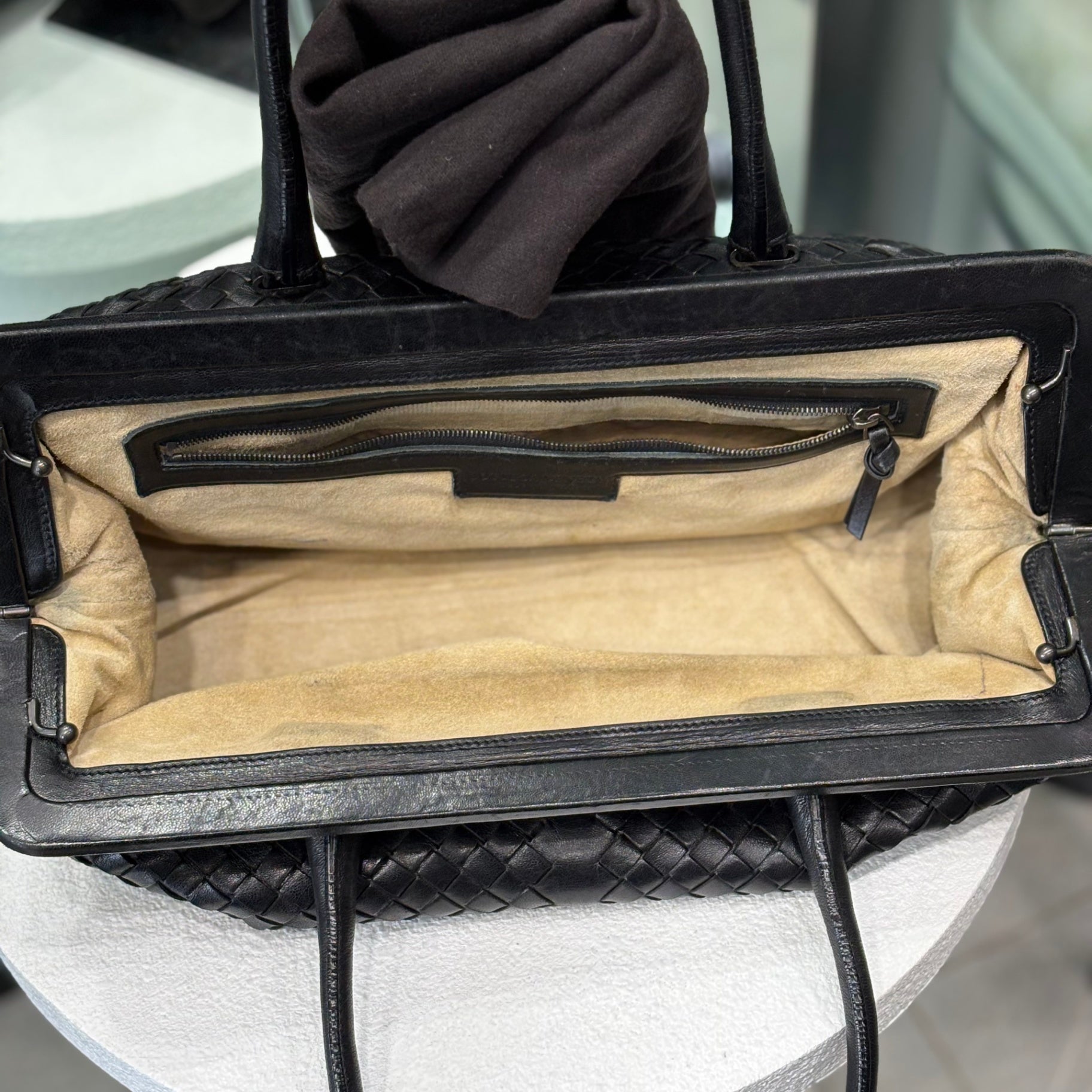 BOTTEGA VENETA Black East West Intrecciato