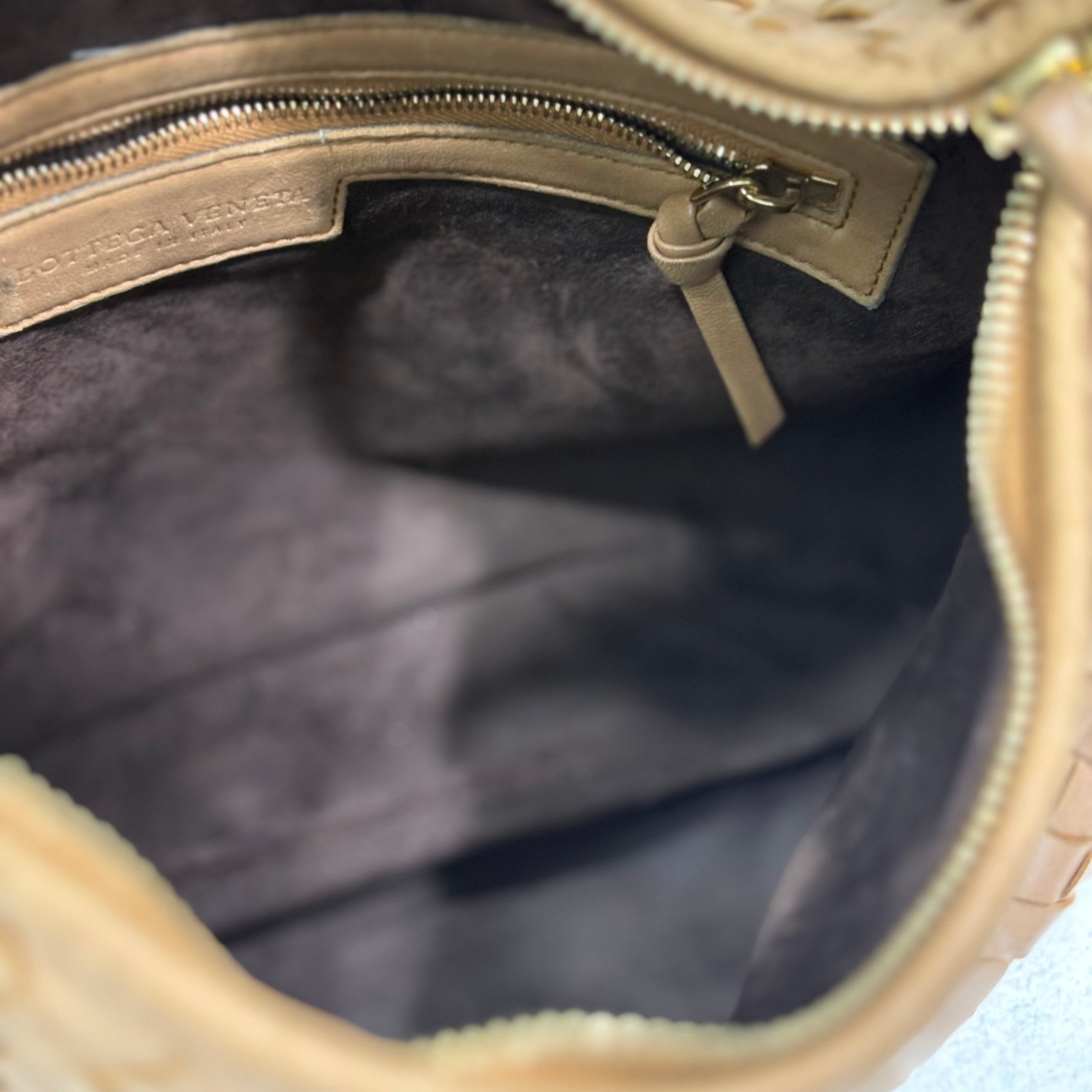 BOTTEGA VENETA Vintage Tan Intrecciato Hobo Bag