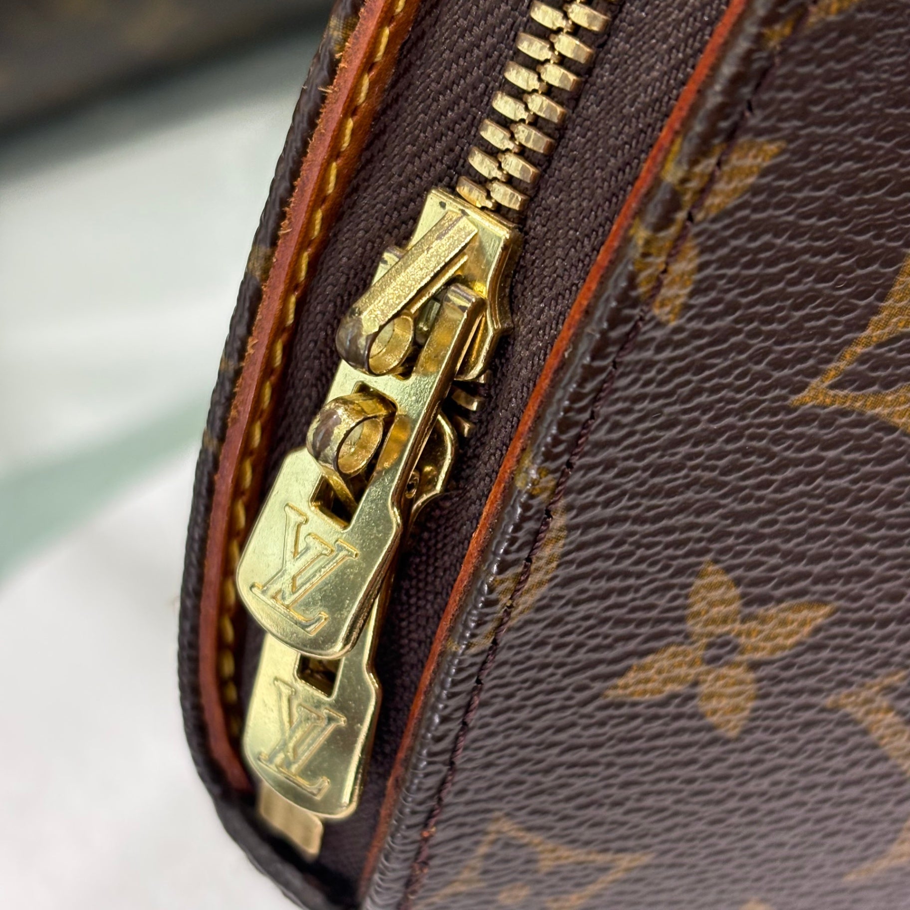 LOUIS VUITTON Ellipse PM Monogram
