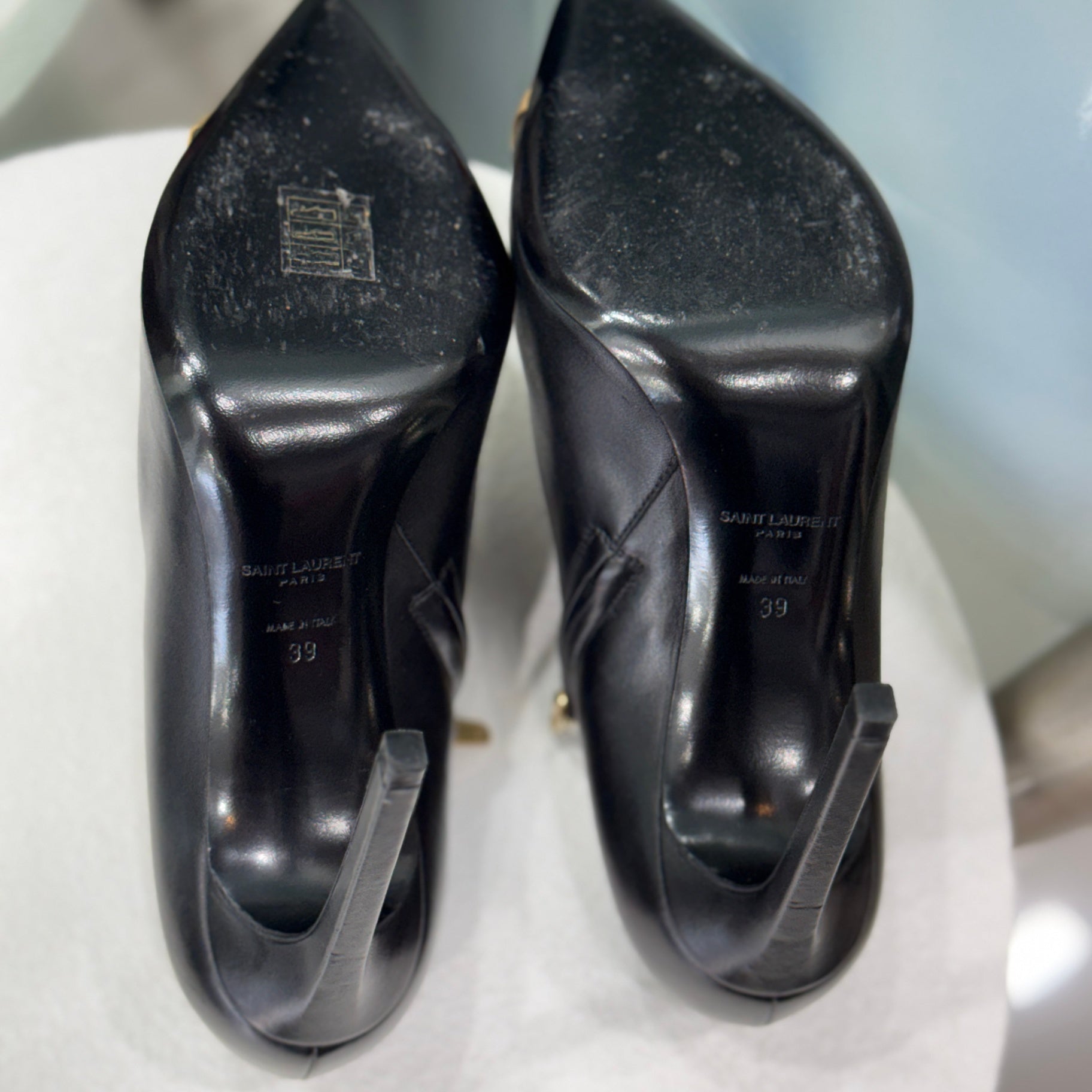 SAINT LAURENT Black with Red & Gold Toe Size 39