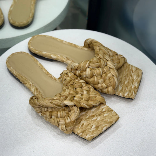 BOTTEGA VENETA Intreccio Raffia Strech Sandal - Macadamia Size 40