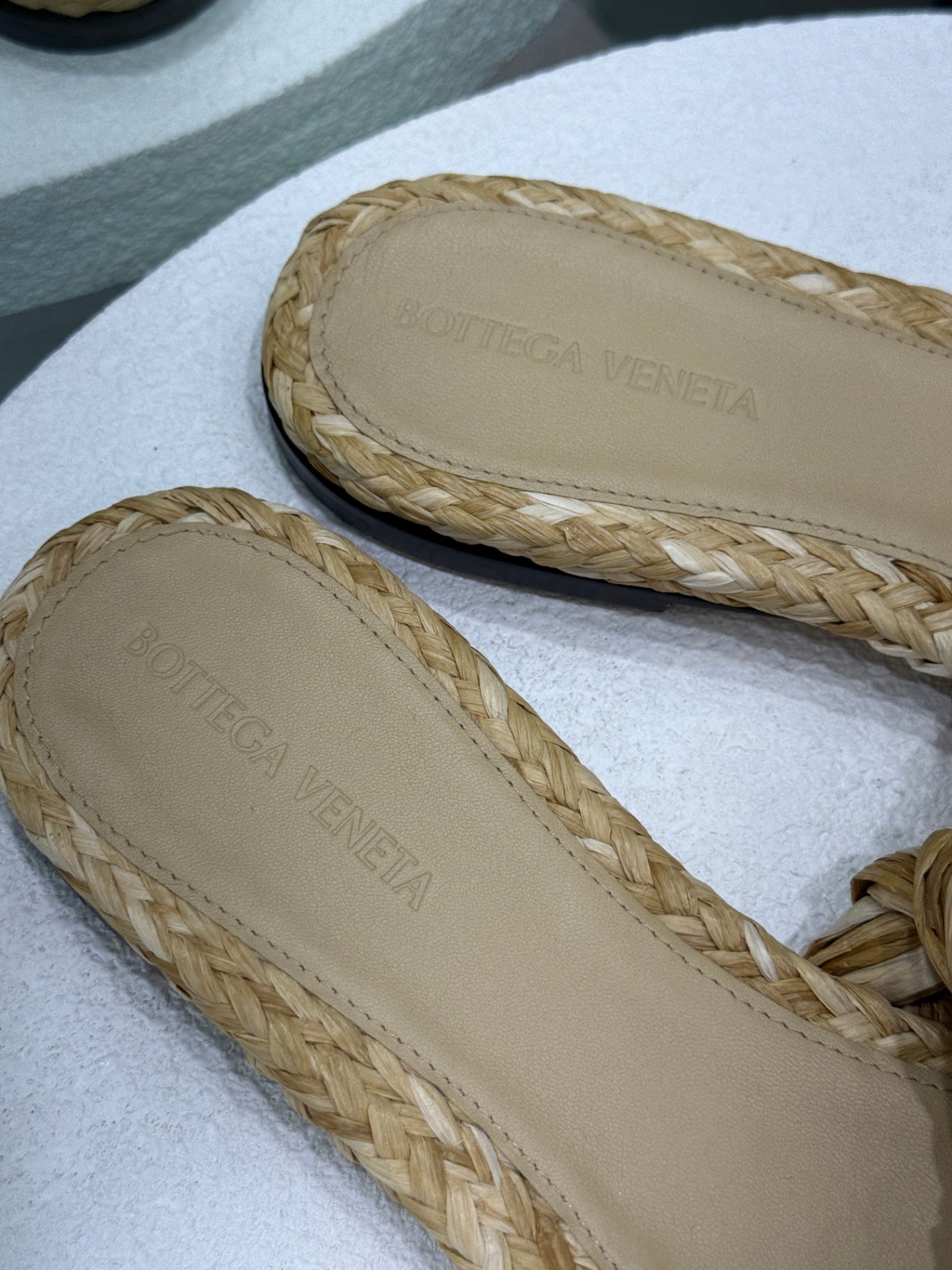 BOTTEGA VENETA Intreccio Raffia Strech Sandal - Macadamia Size 40