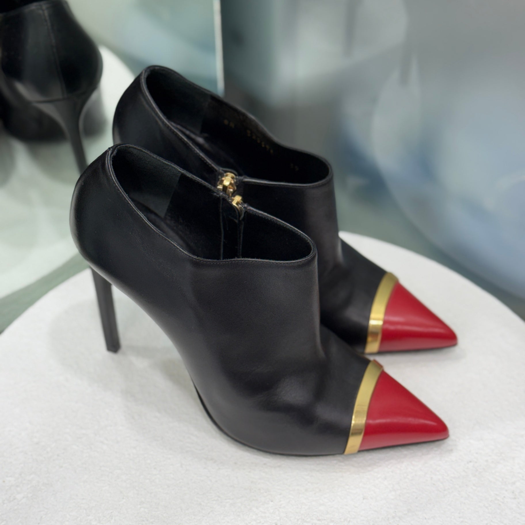 SAINT LAURENT Black with Red & Gold Toe Size 39