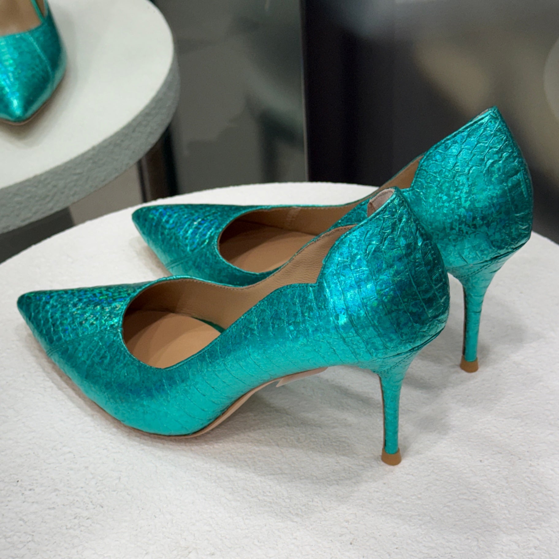 OOGII Aqua Heels Size 36