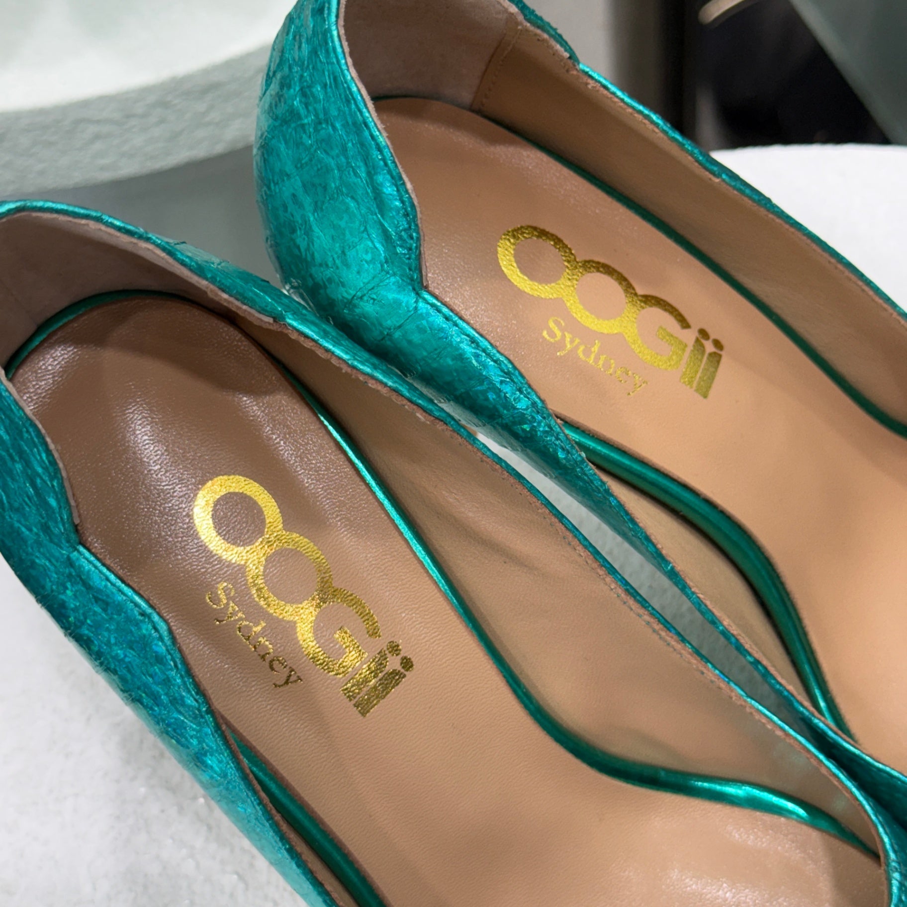 OOGII Aqua Heels Size 36