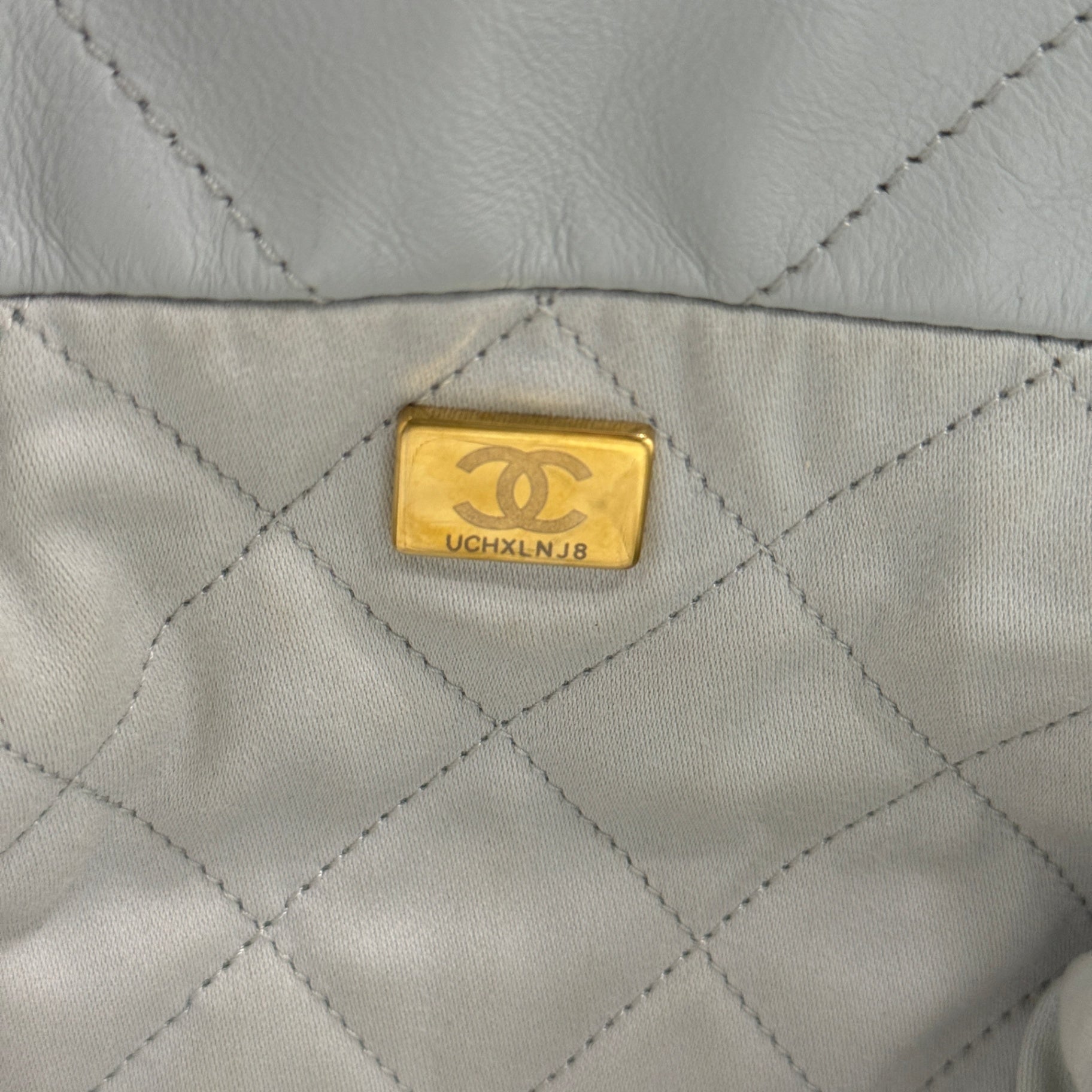 CHANEL 22 Small Handbag - Soft Blue