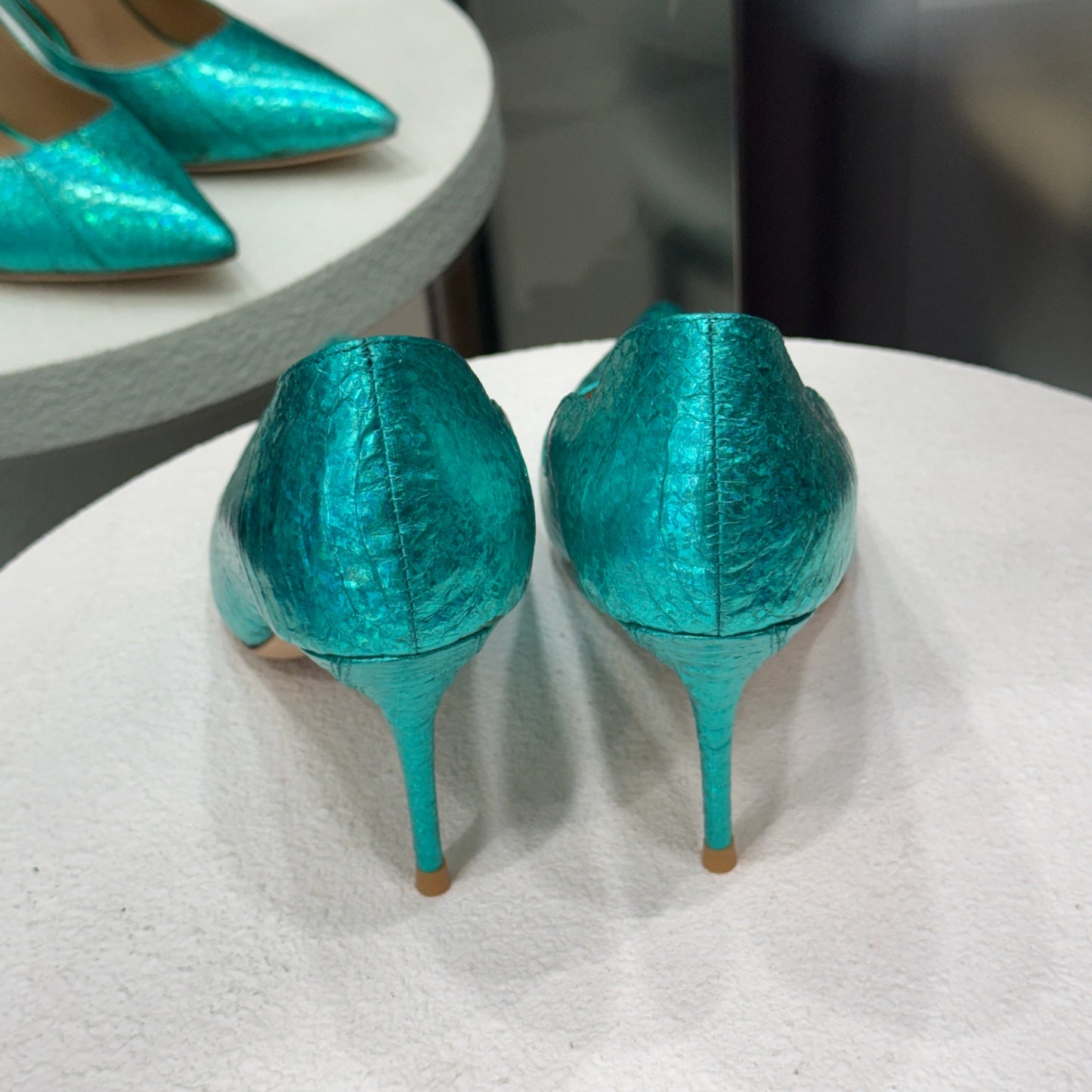 OOGII Aqua Heels Size 36