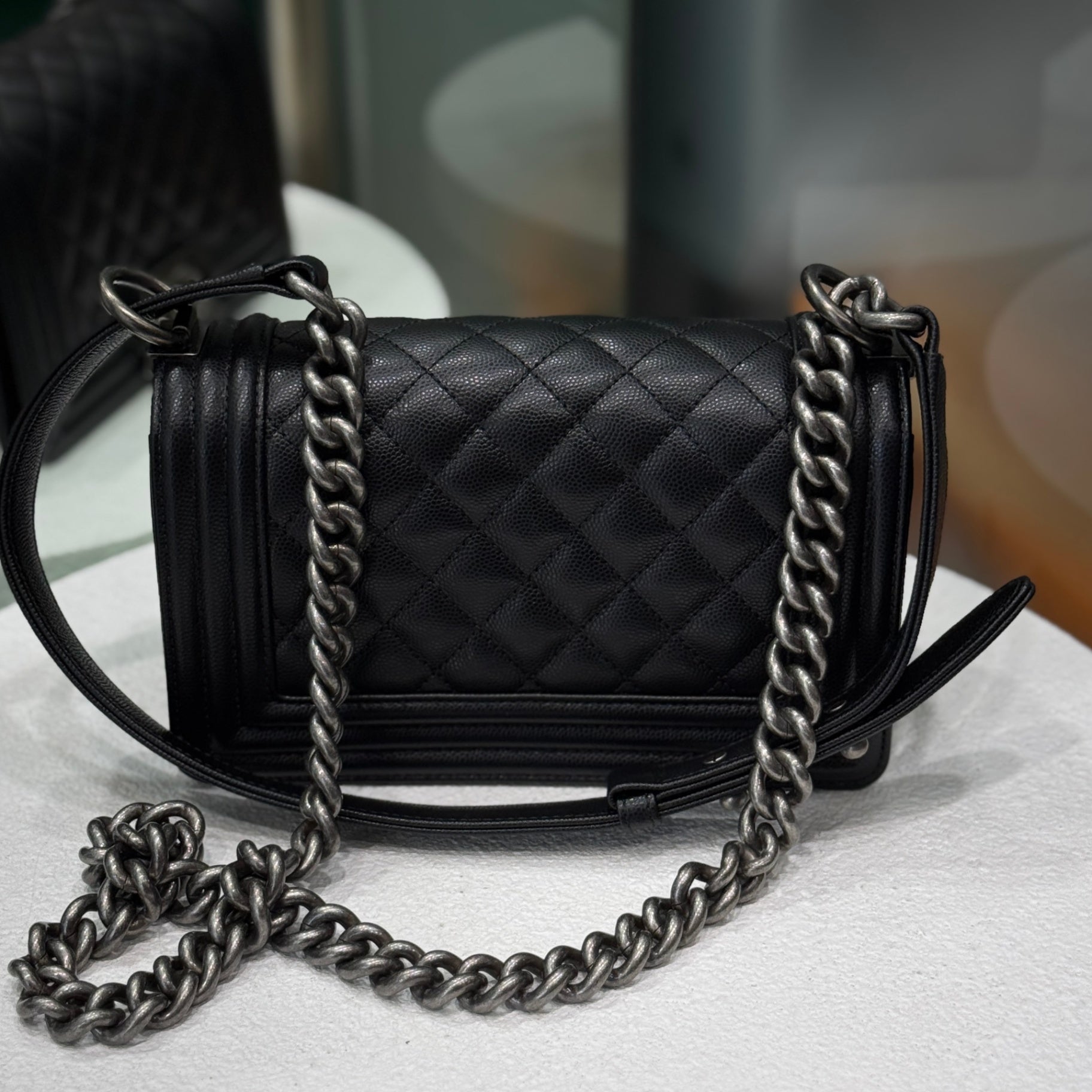 CHANEL Boy Bag Small - Black