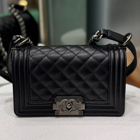 CHANEL Boy Bag Small - Black