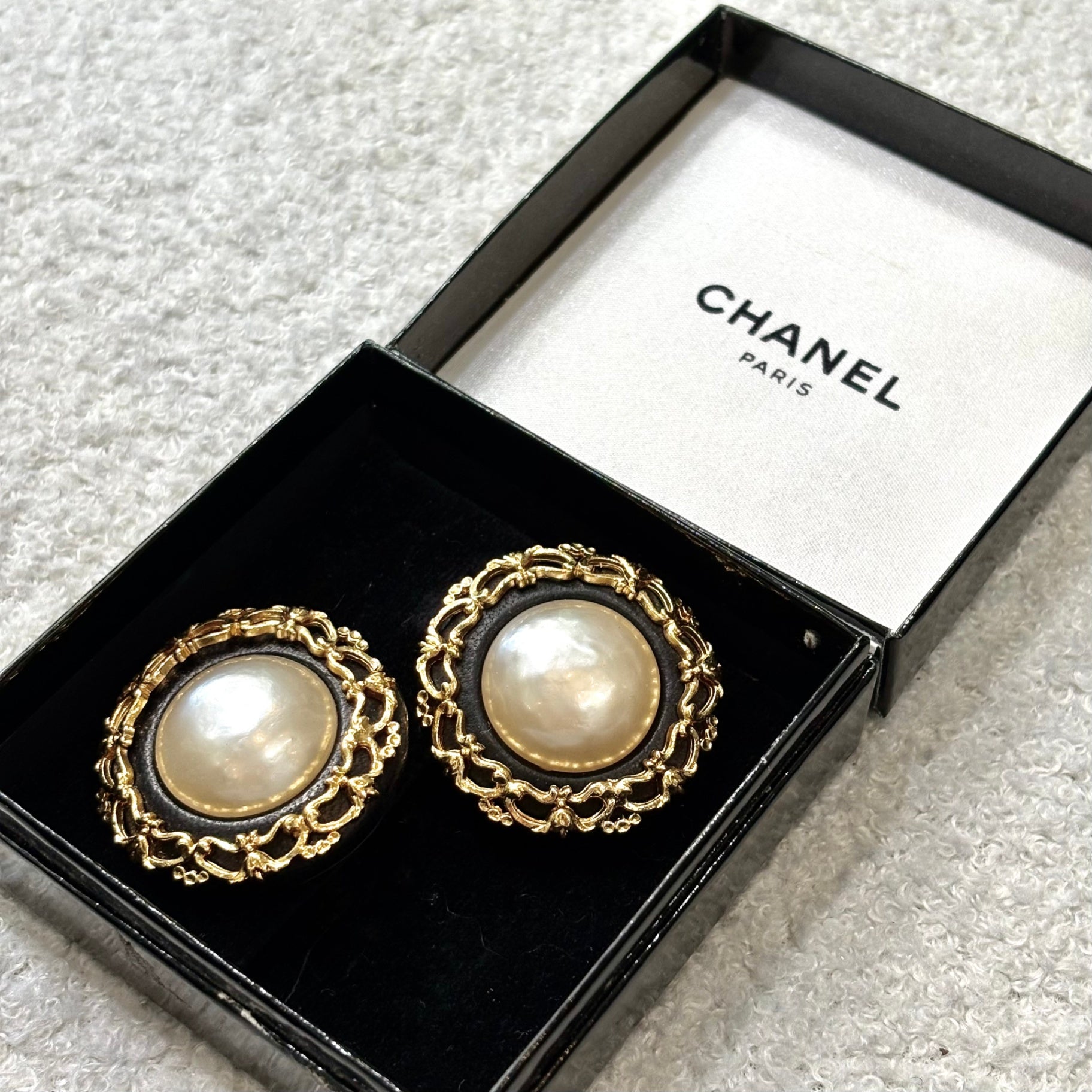 CHANEL Vintage Clip-on Pearl Earrings