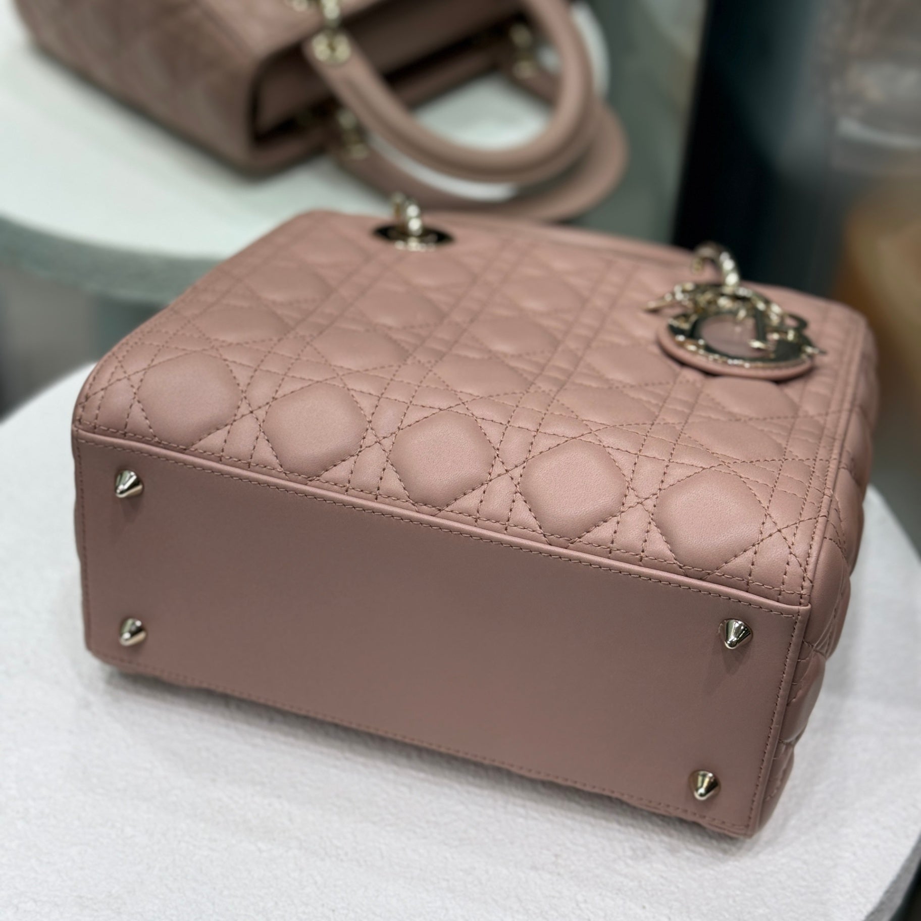DIOR Lady Dior Bag Blush Cannage - Medium