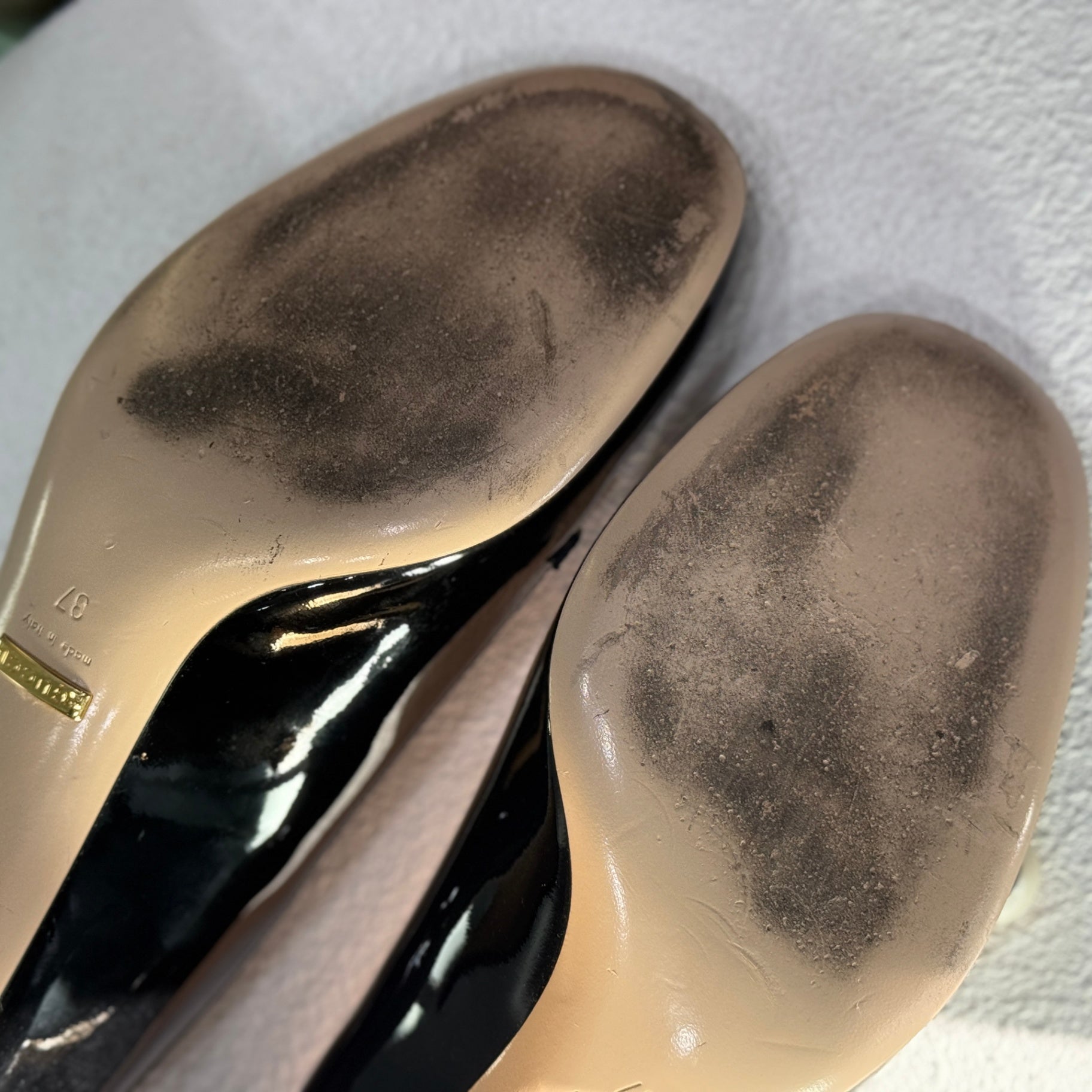 GUCCI Black Mary Janes Gold Heel Sz 37 (B)