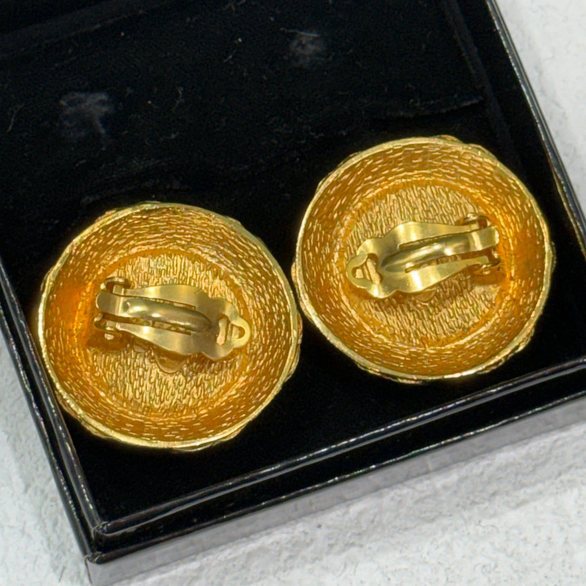 CHANEL Vintage Pearl Clip-On Earrings