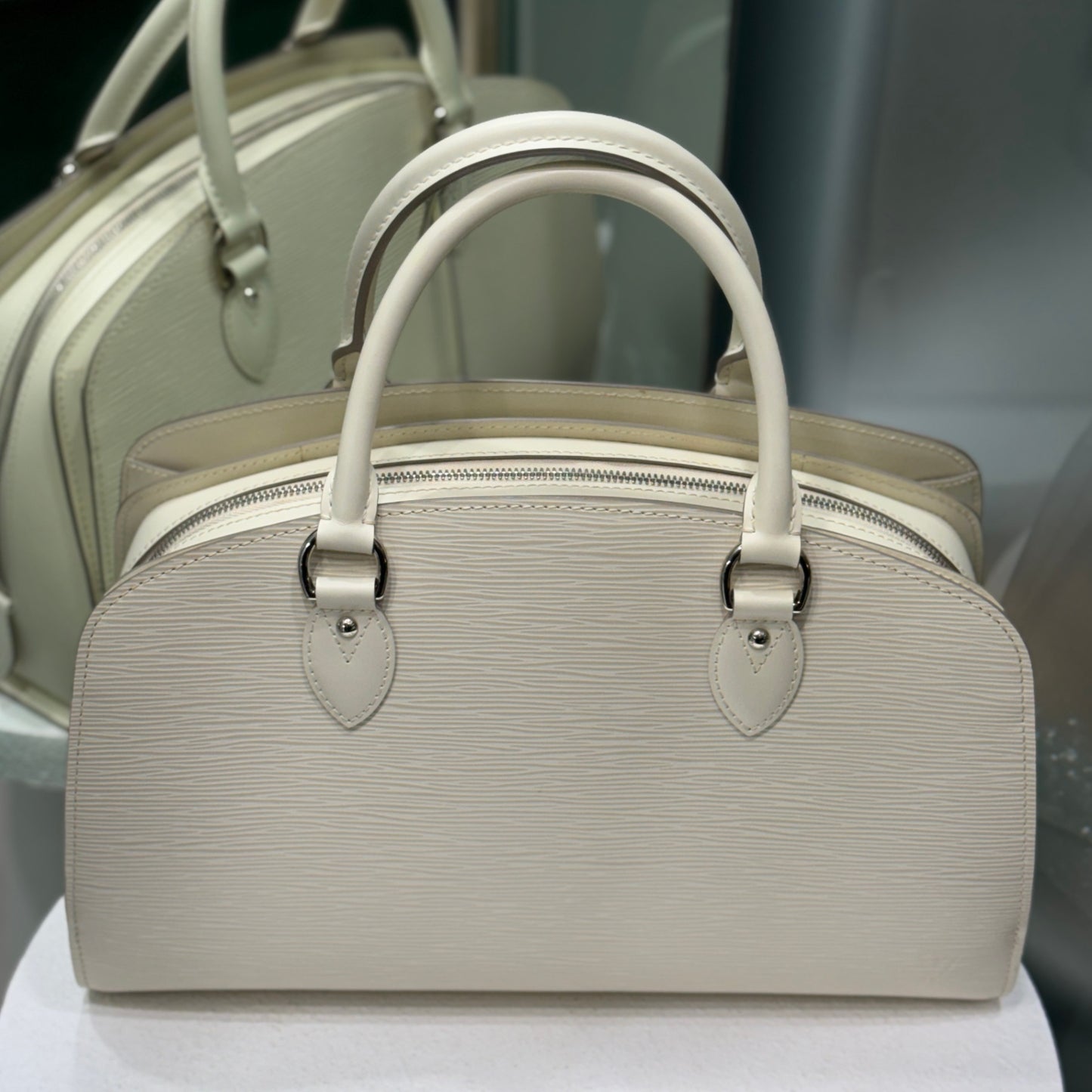LOUIS VUITTON Epi Pont Neuf PM Bag Cream