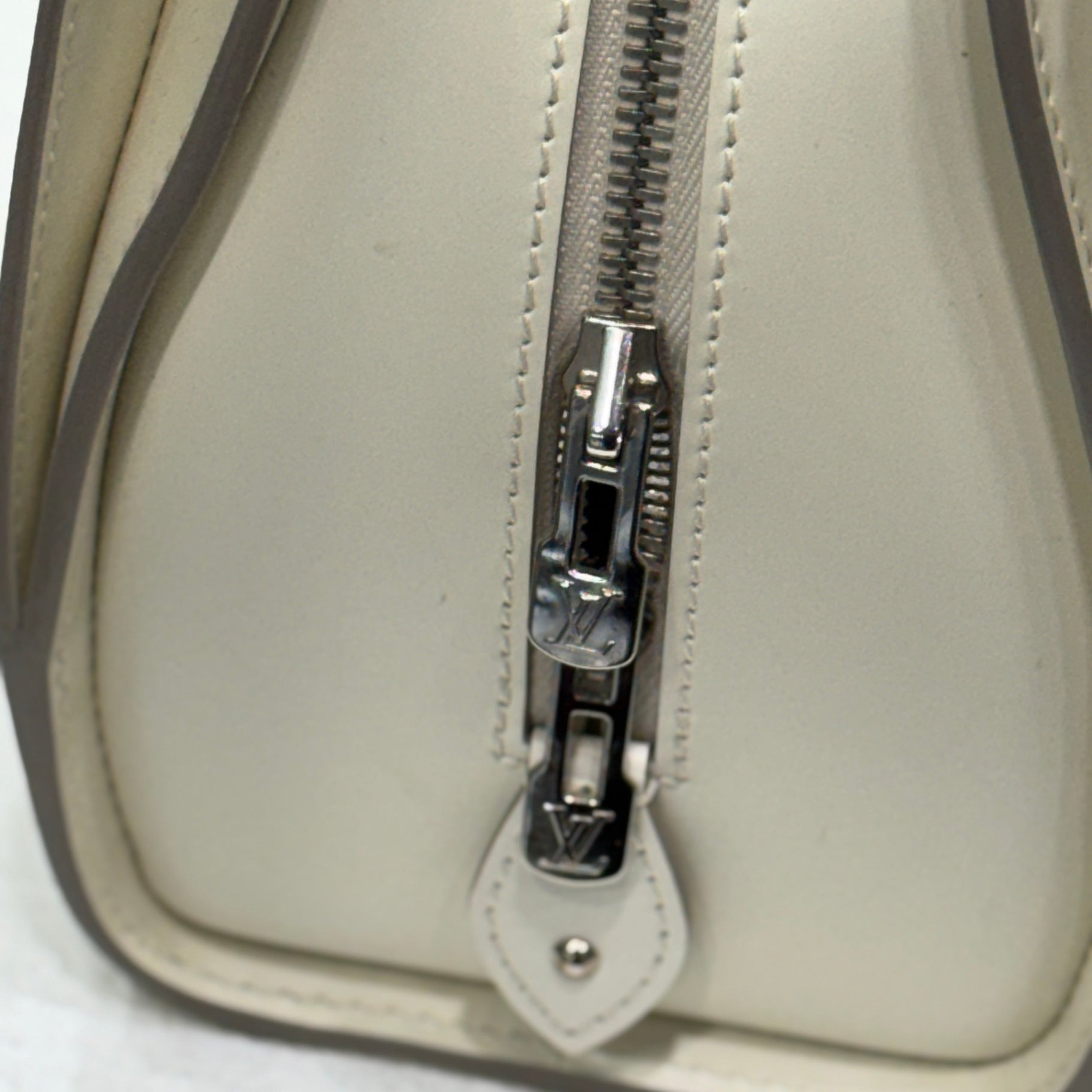 LOUIS VUITTON Epi Pont Neuf PM Bag Cream