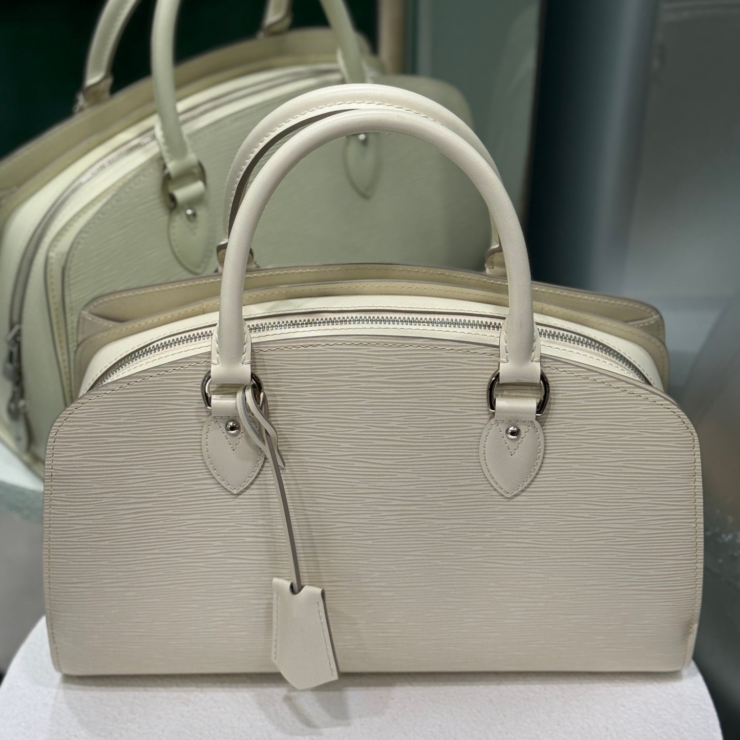 LOUIS VUITTON Epi Pont Neuf PM Bag Cream