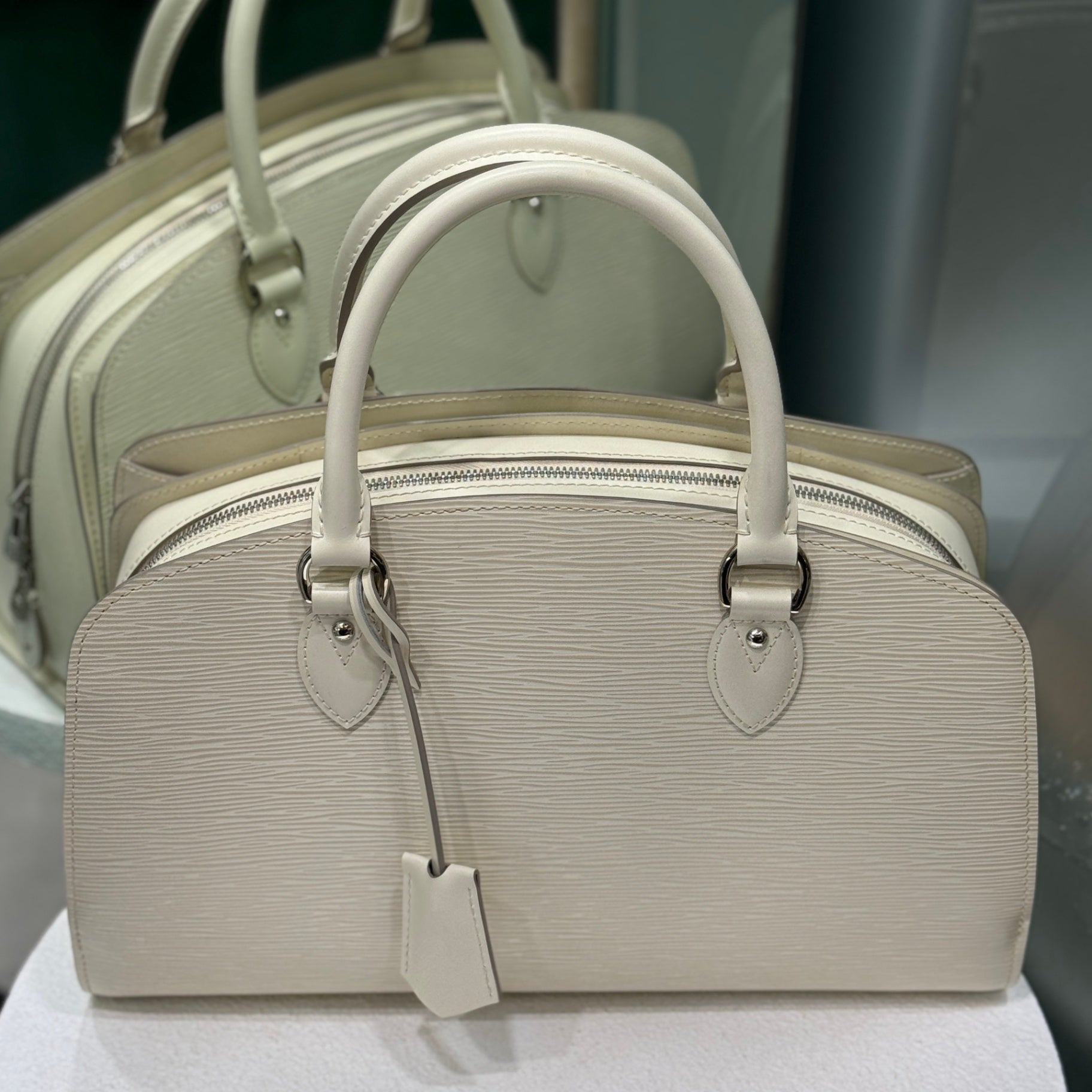 LOUIS VUITTON Epi Pont Neuf PM Bag Cream