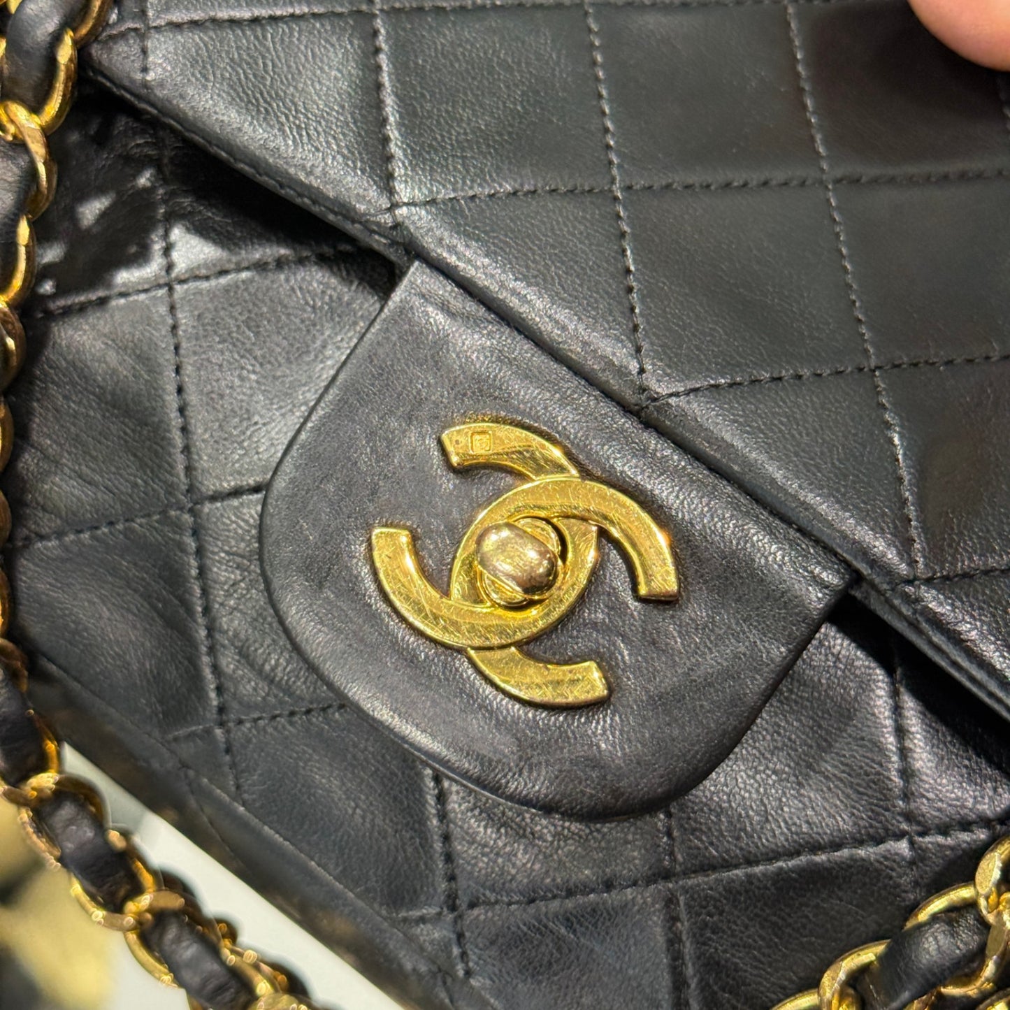 CHANEL Vintage Classic Medium Flap
