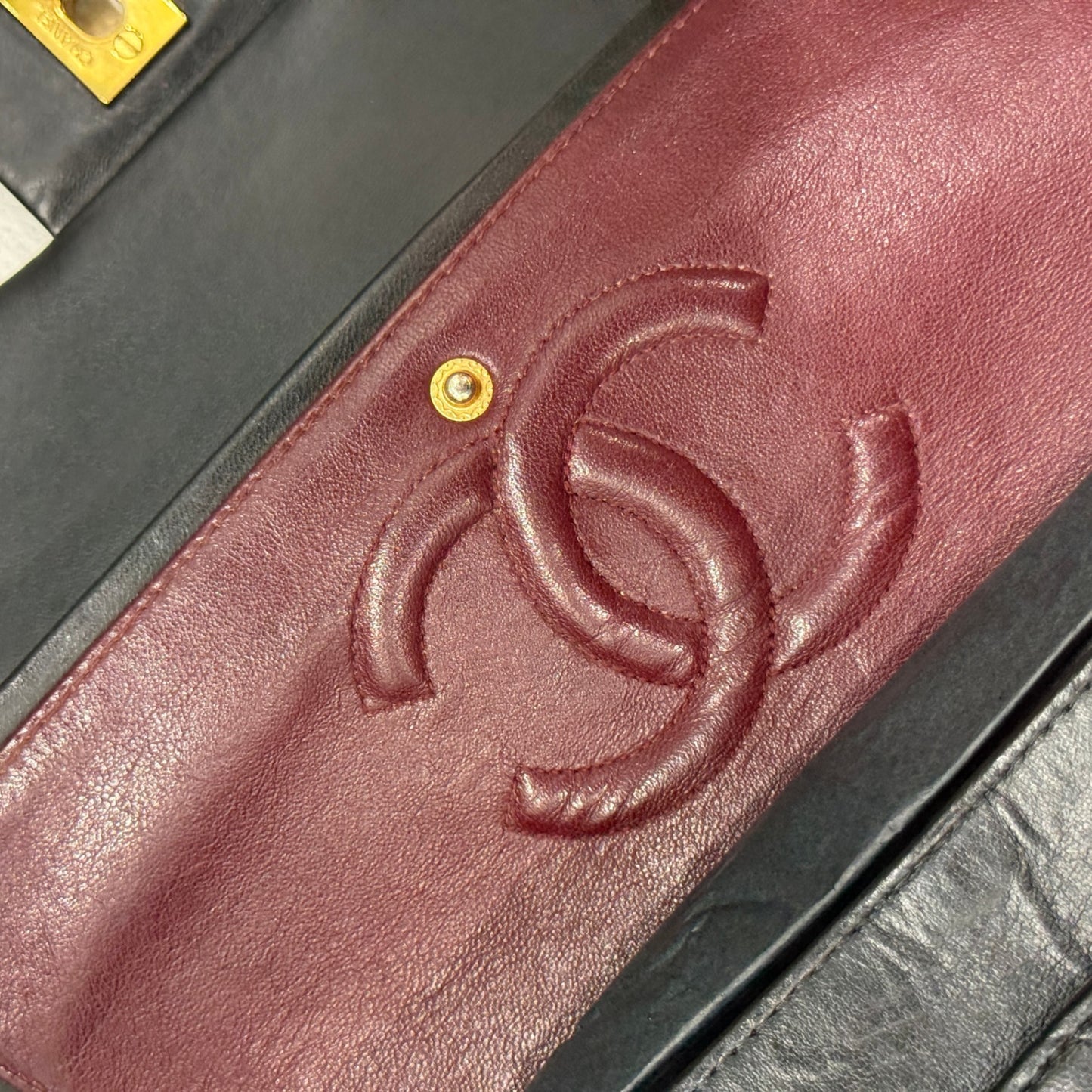 CHANEL Vintage Classic Medium Flap