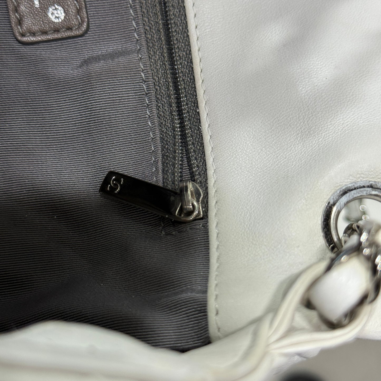 CHANEL Classic Flap Black & White