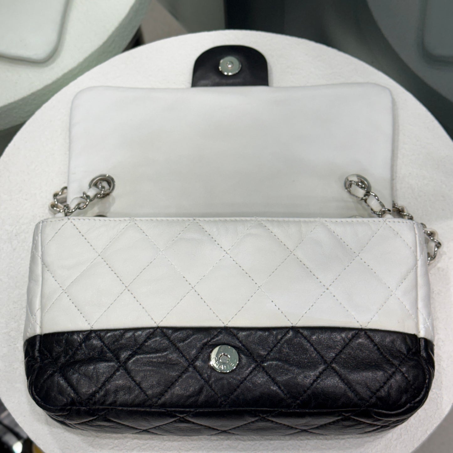 CHANEL Classic Flap Black & White