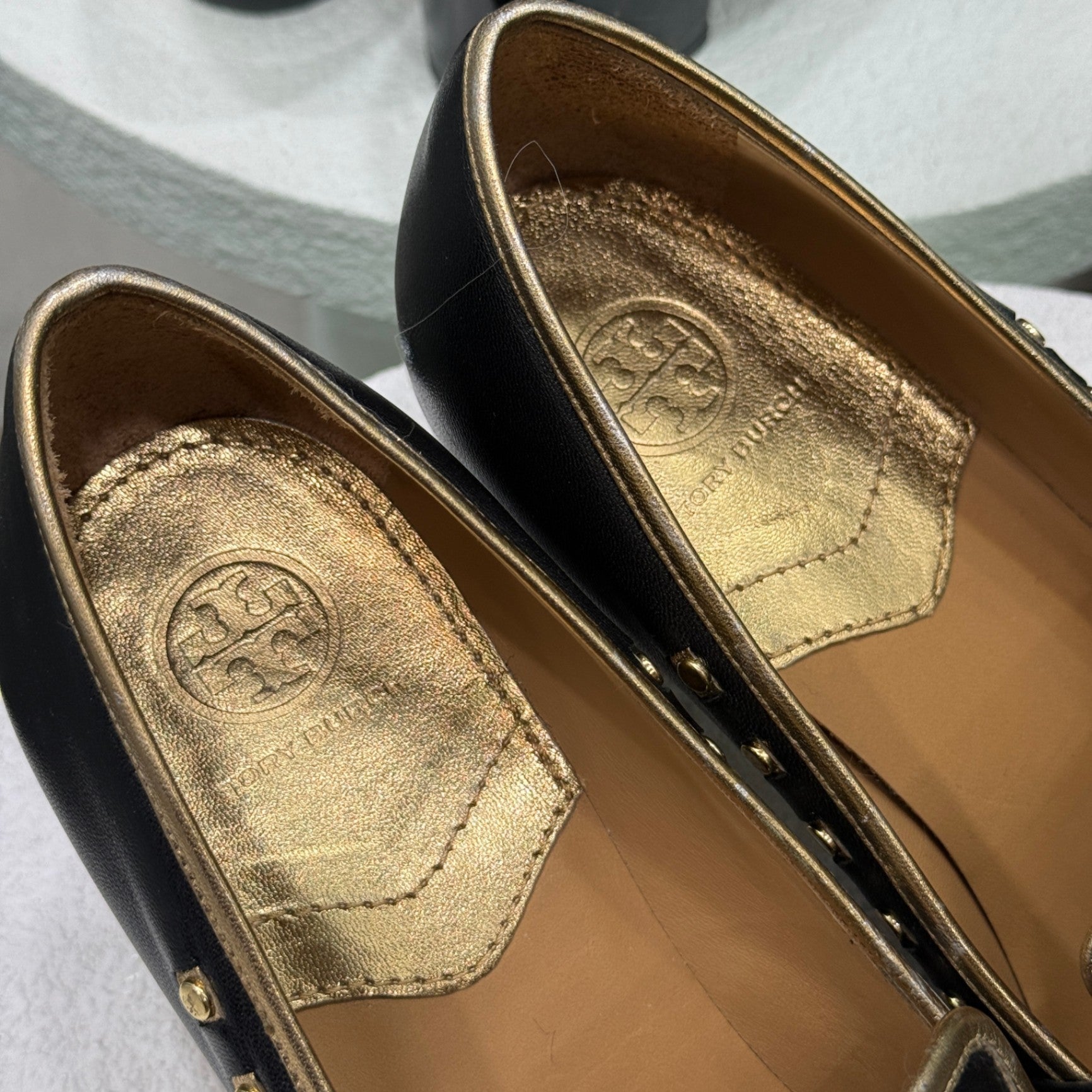 TORY BURCH Black Gold Studded Loafers Sz 8