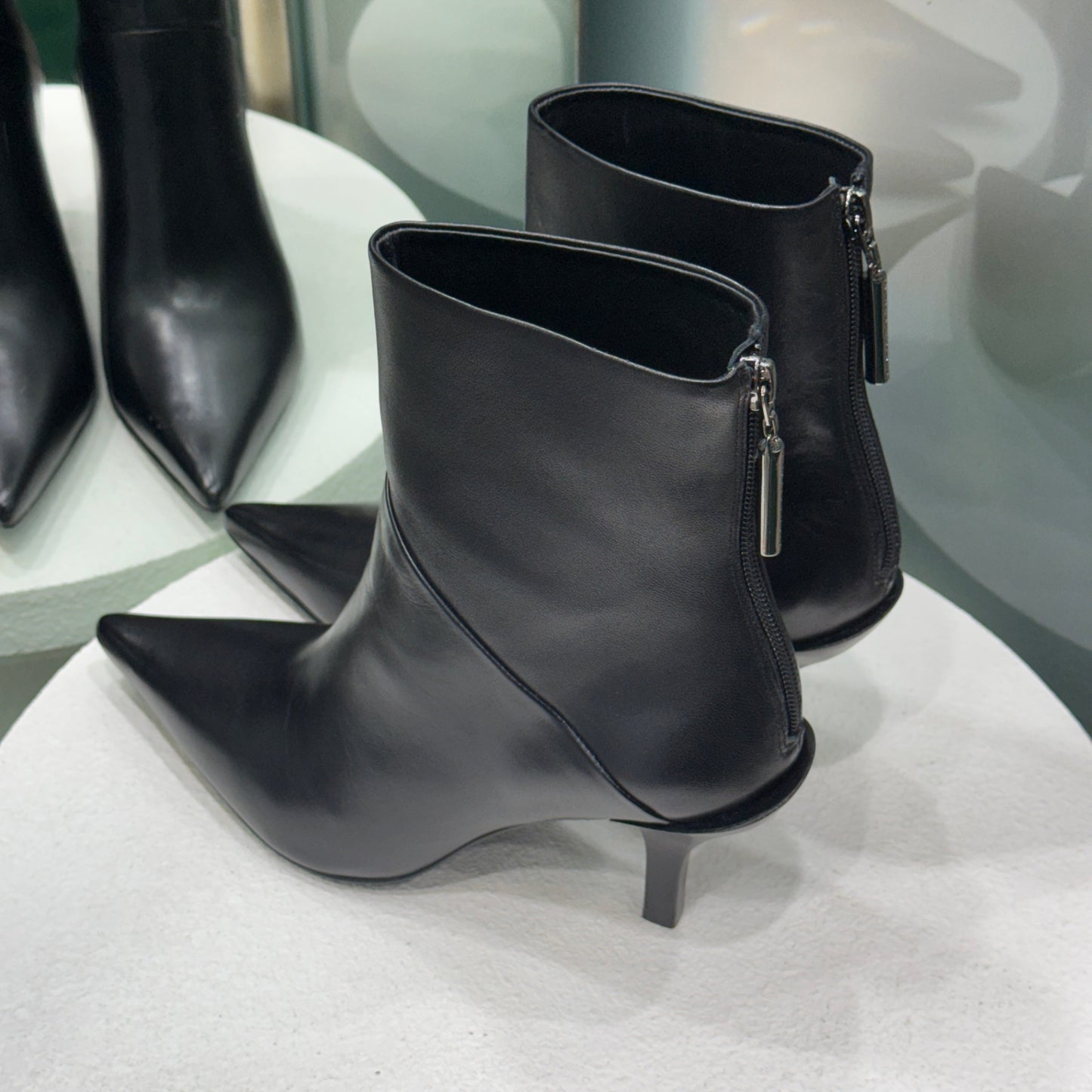 CAMILLA & MARC Carmine Black Boots Sz 39 
