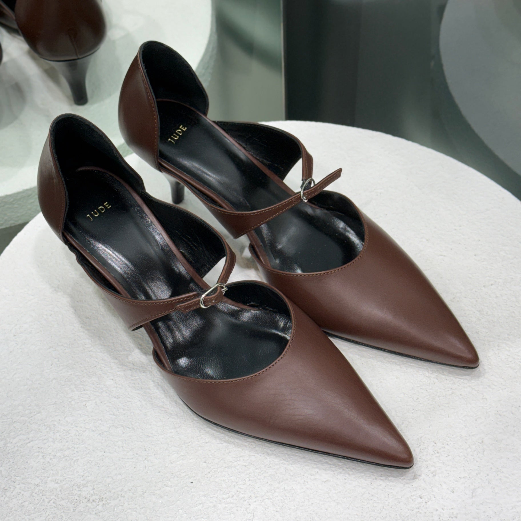 JUDE Brown Kitten Heel Sz 37