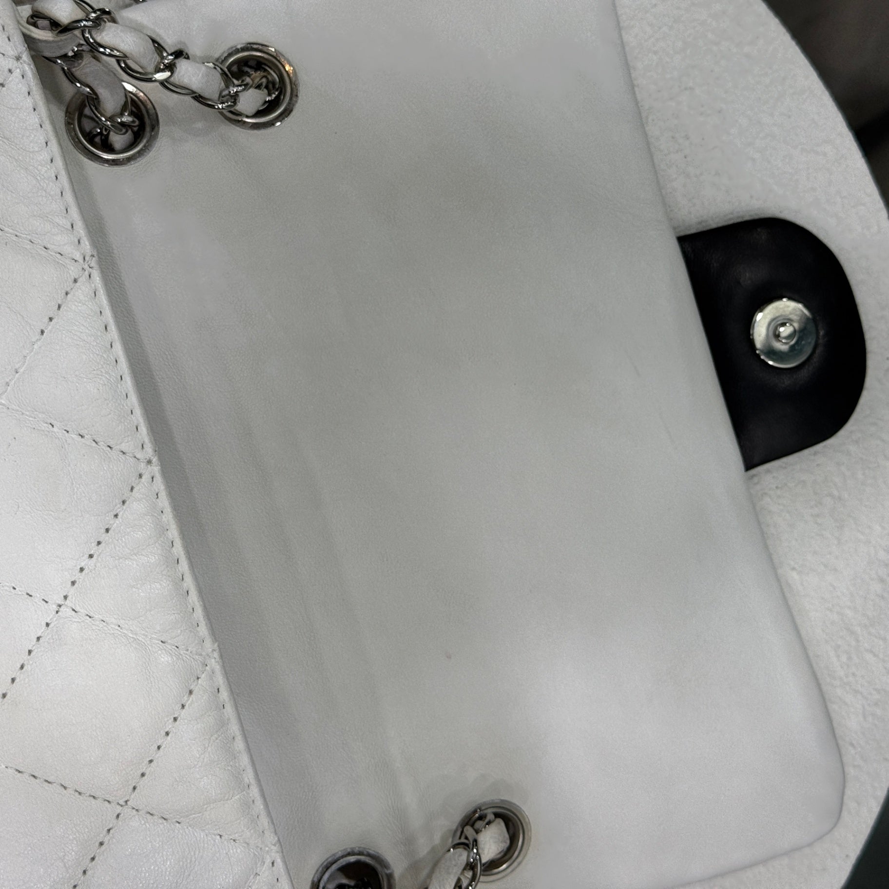 CHANEL Classic Flap Black & White